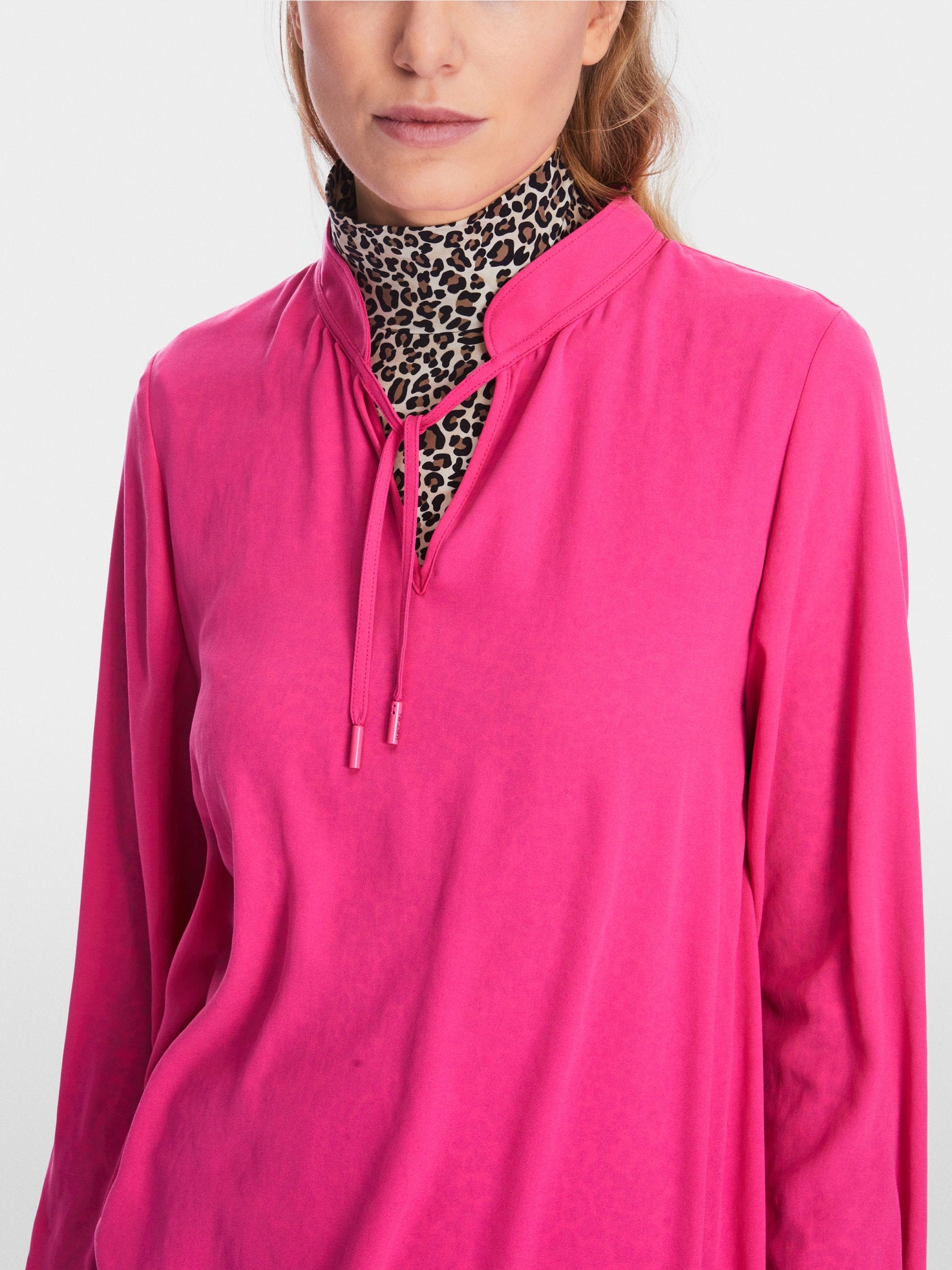 Wide Blouse with Long Sleeves_XS 51.05 W41_244_03