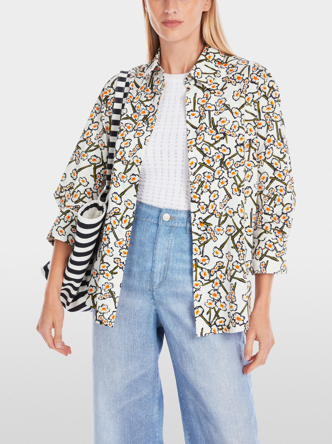 Marc Cain_Shirt Blouse with Daisy Print_YA 51.09 W16_100_01