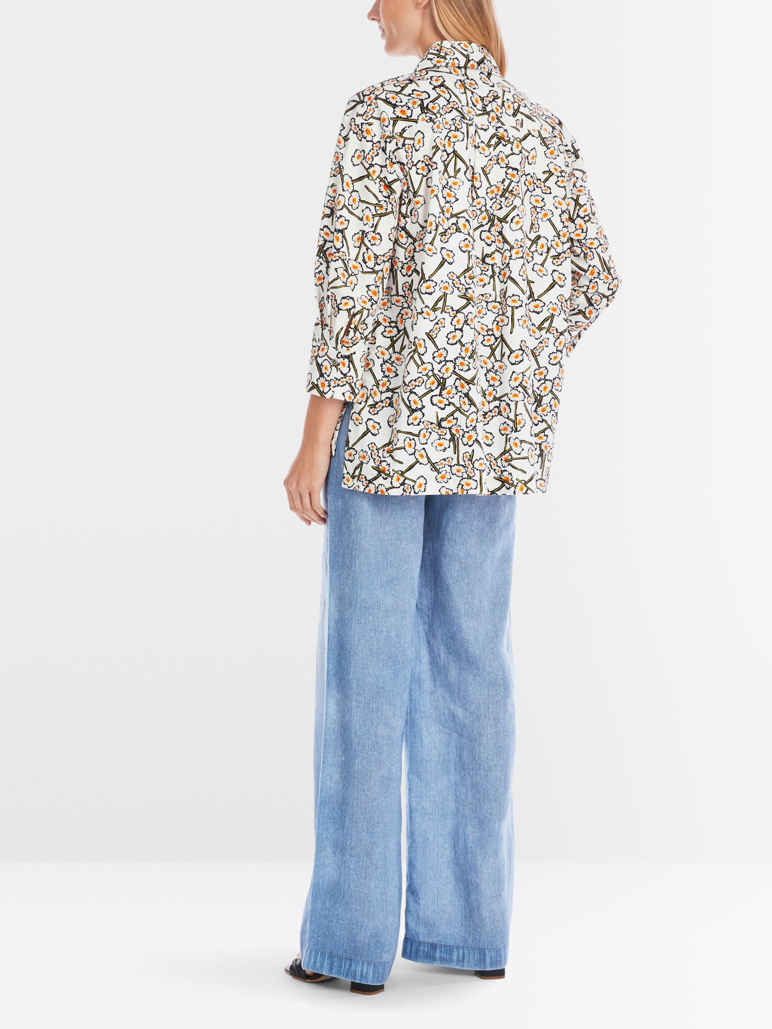 Marc Cain_Shirt Blouse with Daisy Print_YA 51.09 W16_100_03