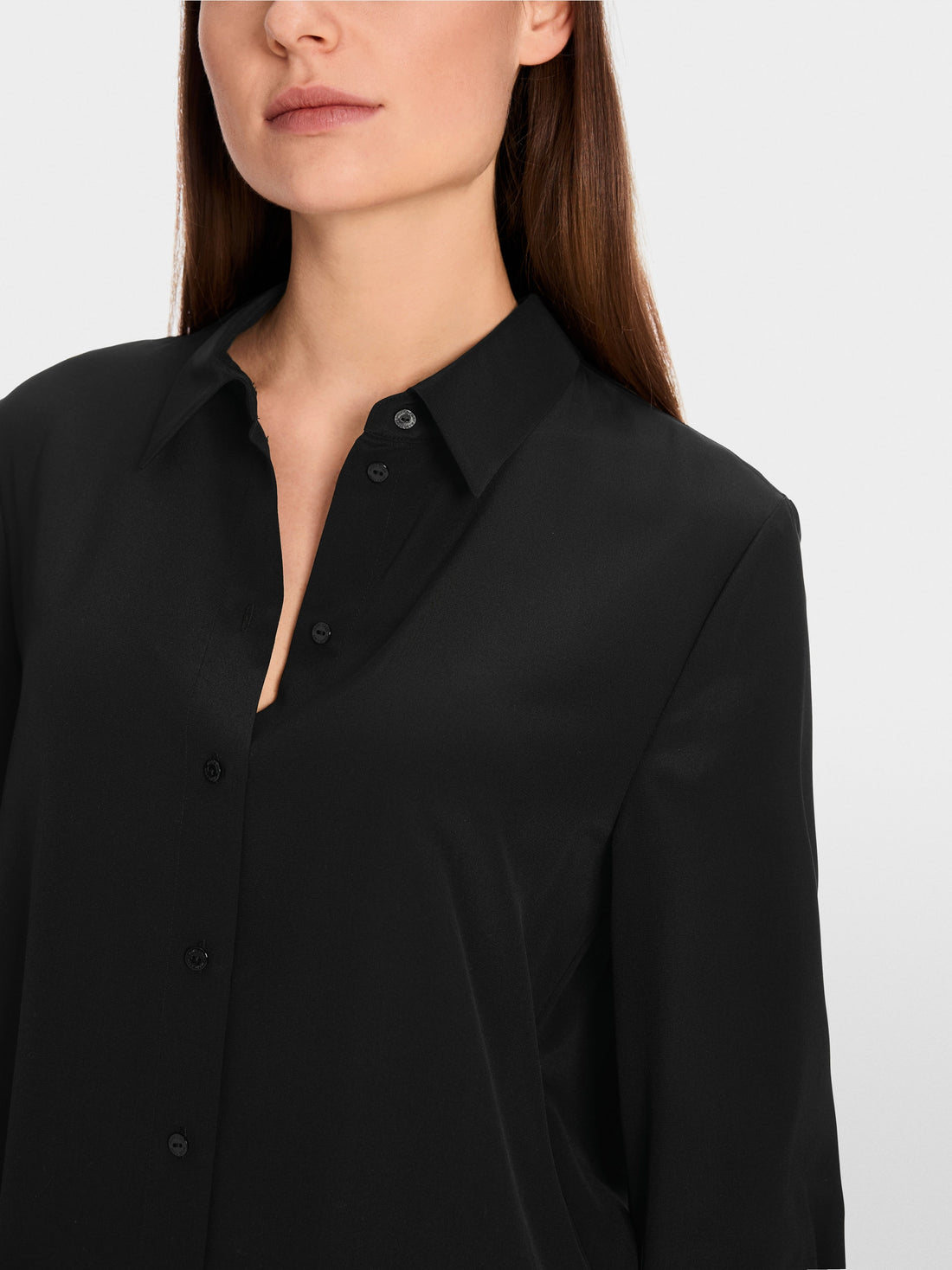 Marc Cain_Elegant Silk Blouse_YA 51.20 W53_900_03