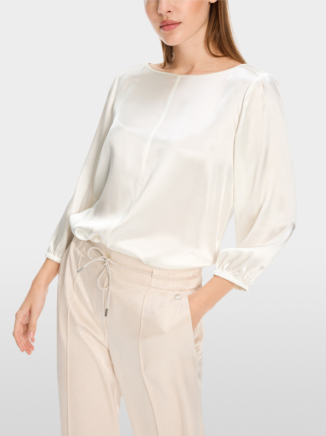 Marc Cain_Feminine Blouse in Pure Silk_YA 51.23 W52_110_05