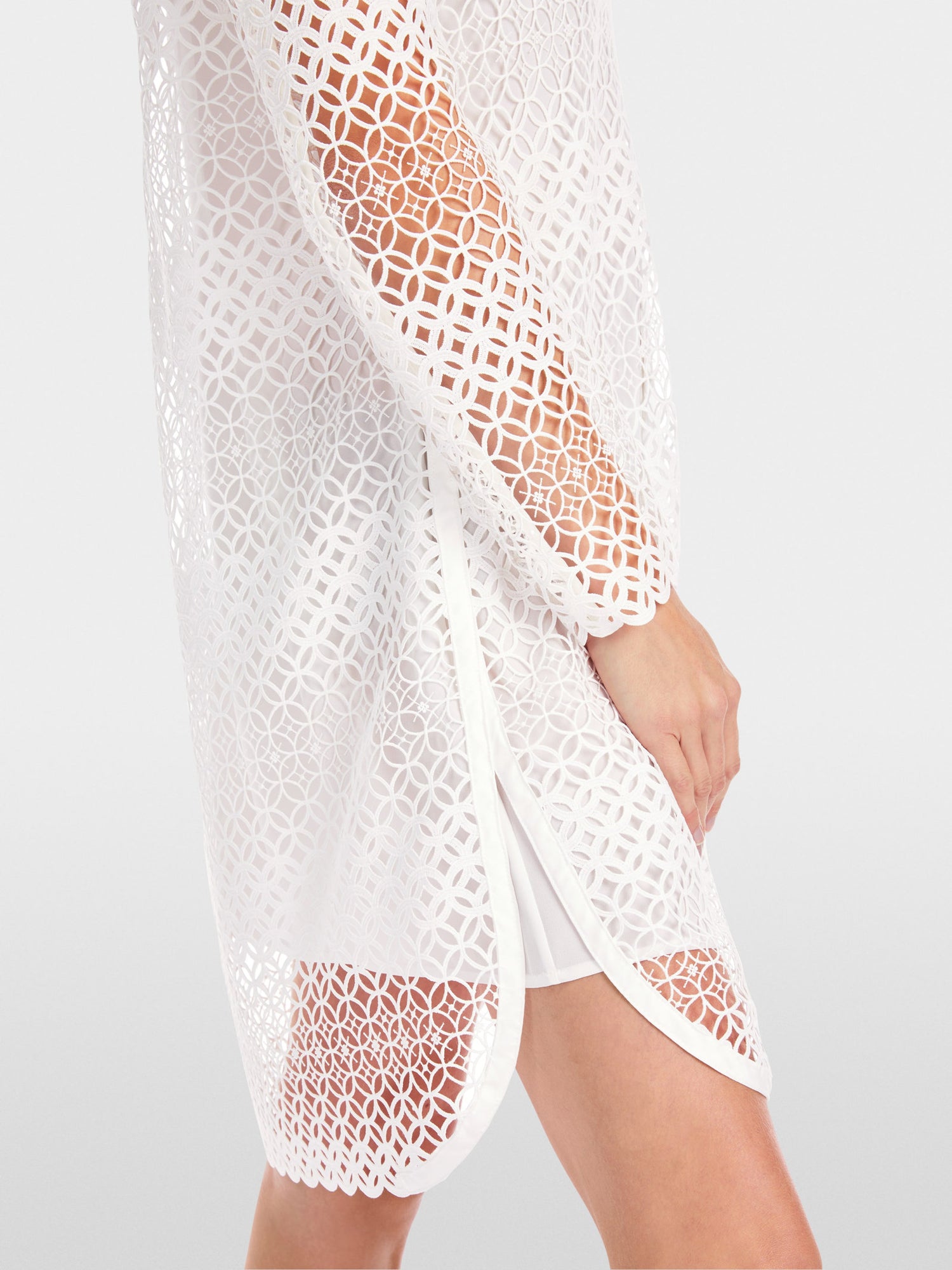 Marc Cain_Short Shirt Dress in Perforated Lace_YC 21.34 W63_100_05