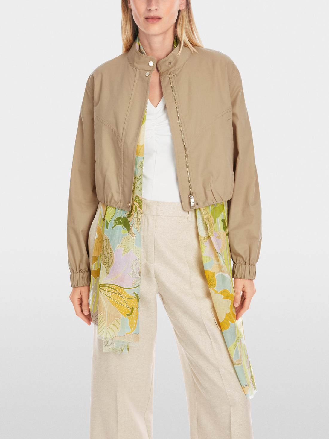 Marc Cain_Short Jacket with Stand-Up Collar_YC 31.17 W70_608_01