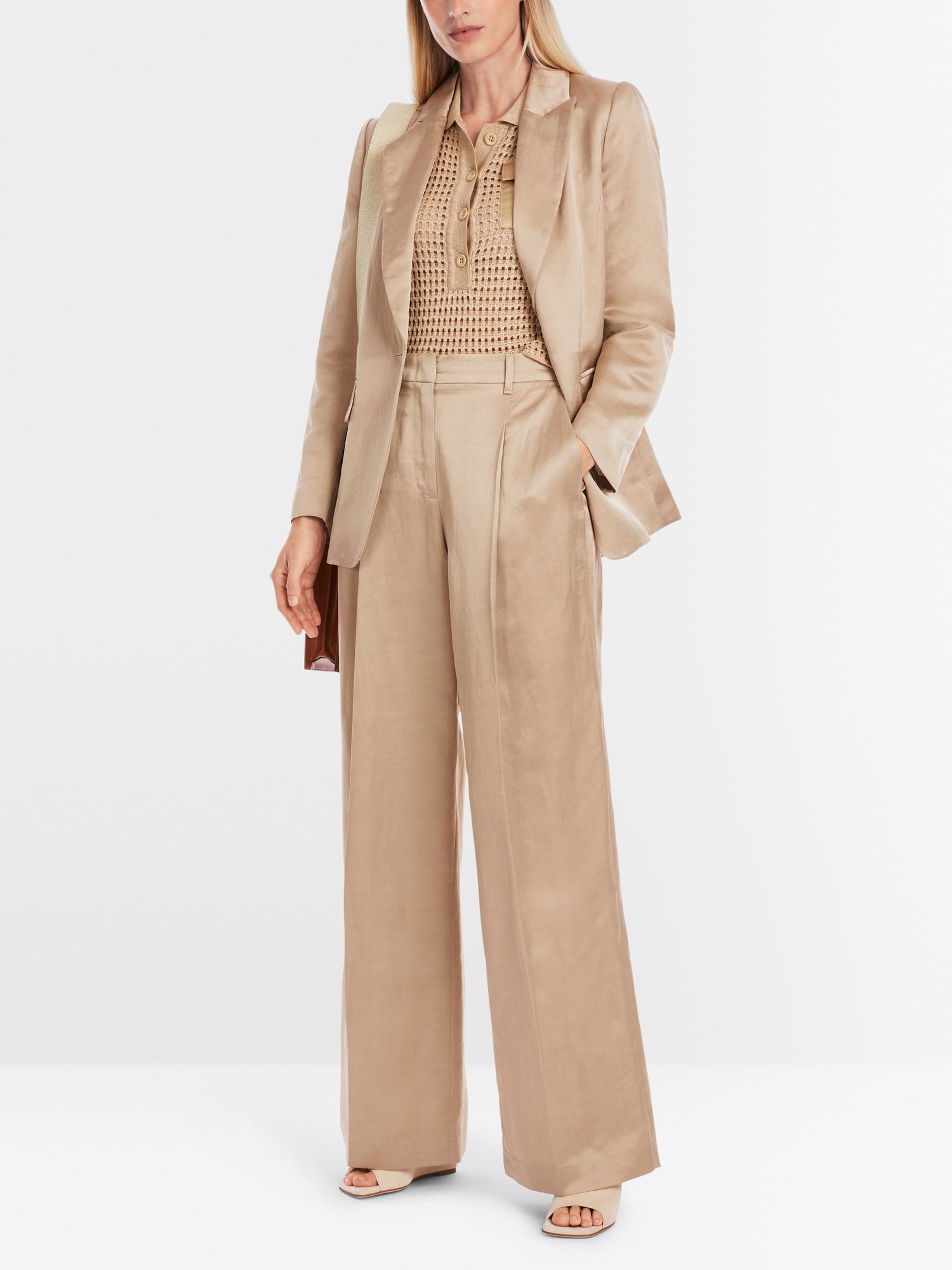 Marc Cain_Slim-Fit Blazer in Satin_YC 34.38 W41_608_02