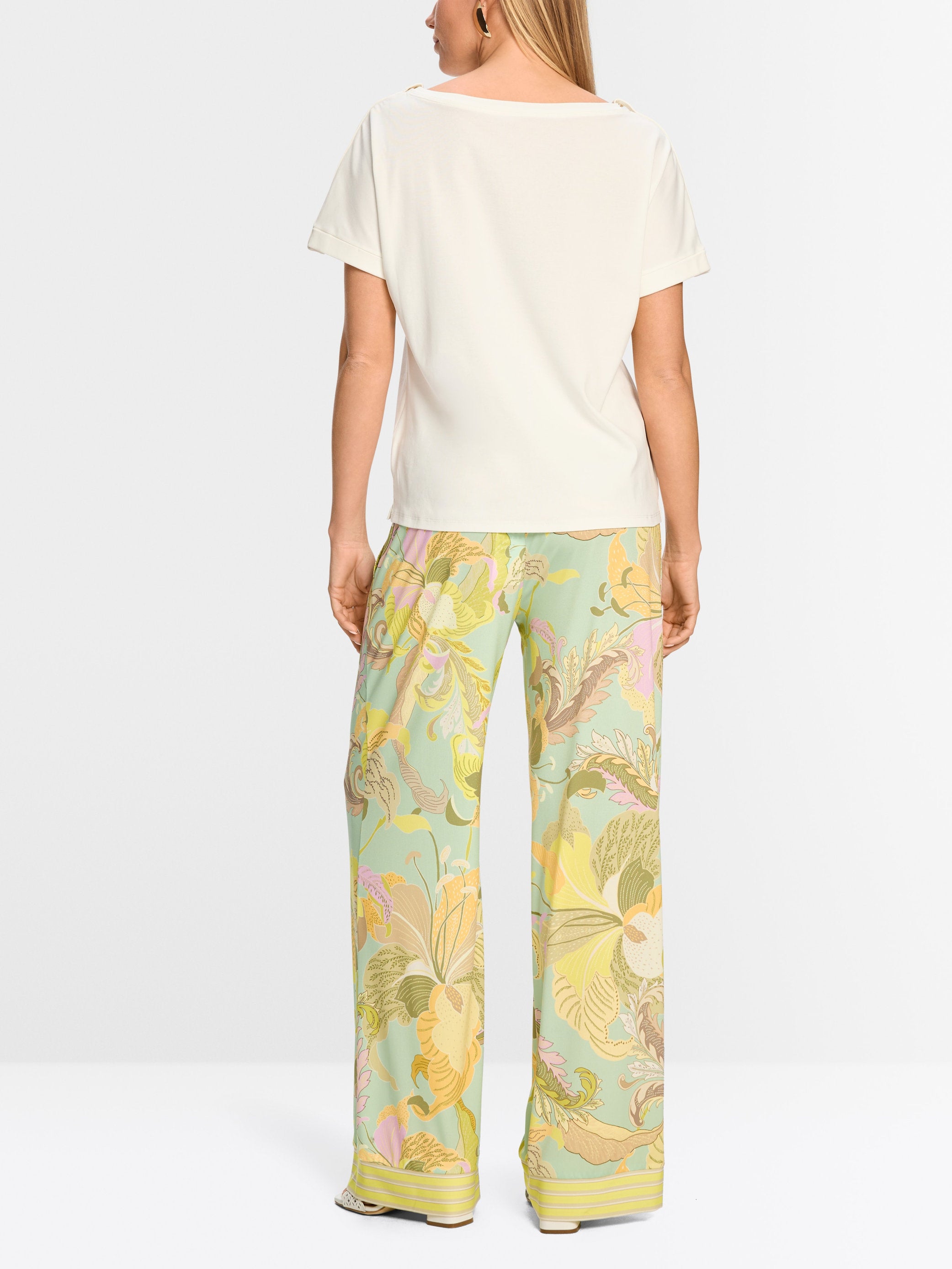 Marc Cain_Plain T-Shirt in Utility Style_YC 48.59 J14_110_03