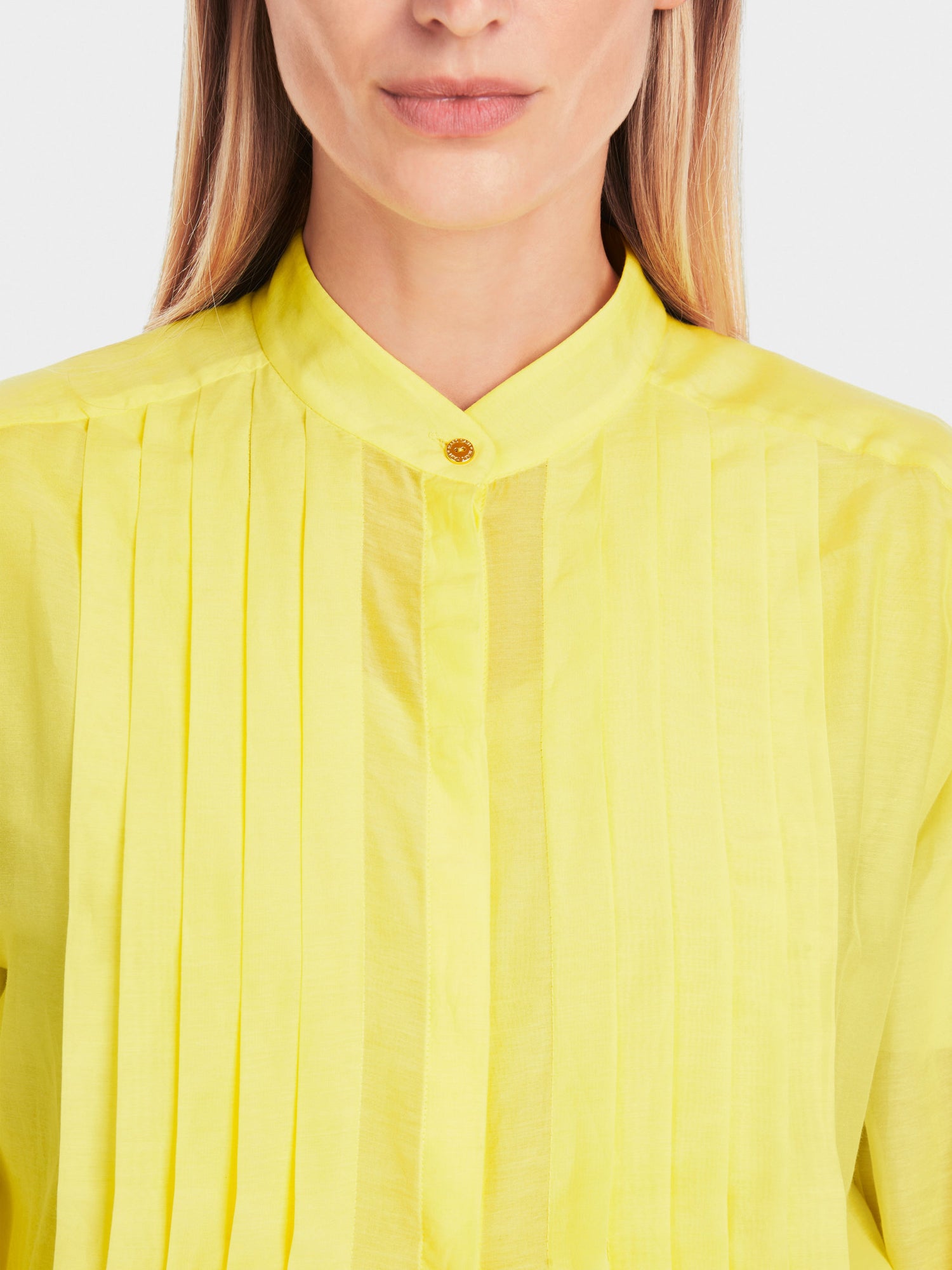 Marc Cain_Long Shirt Blouse with Pintucks_YC 51.39 W85_423_03