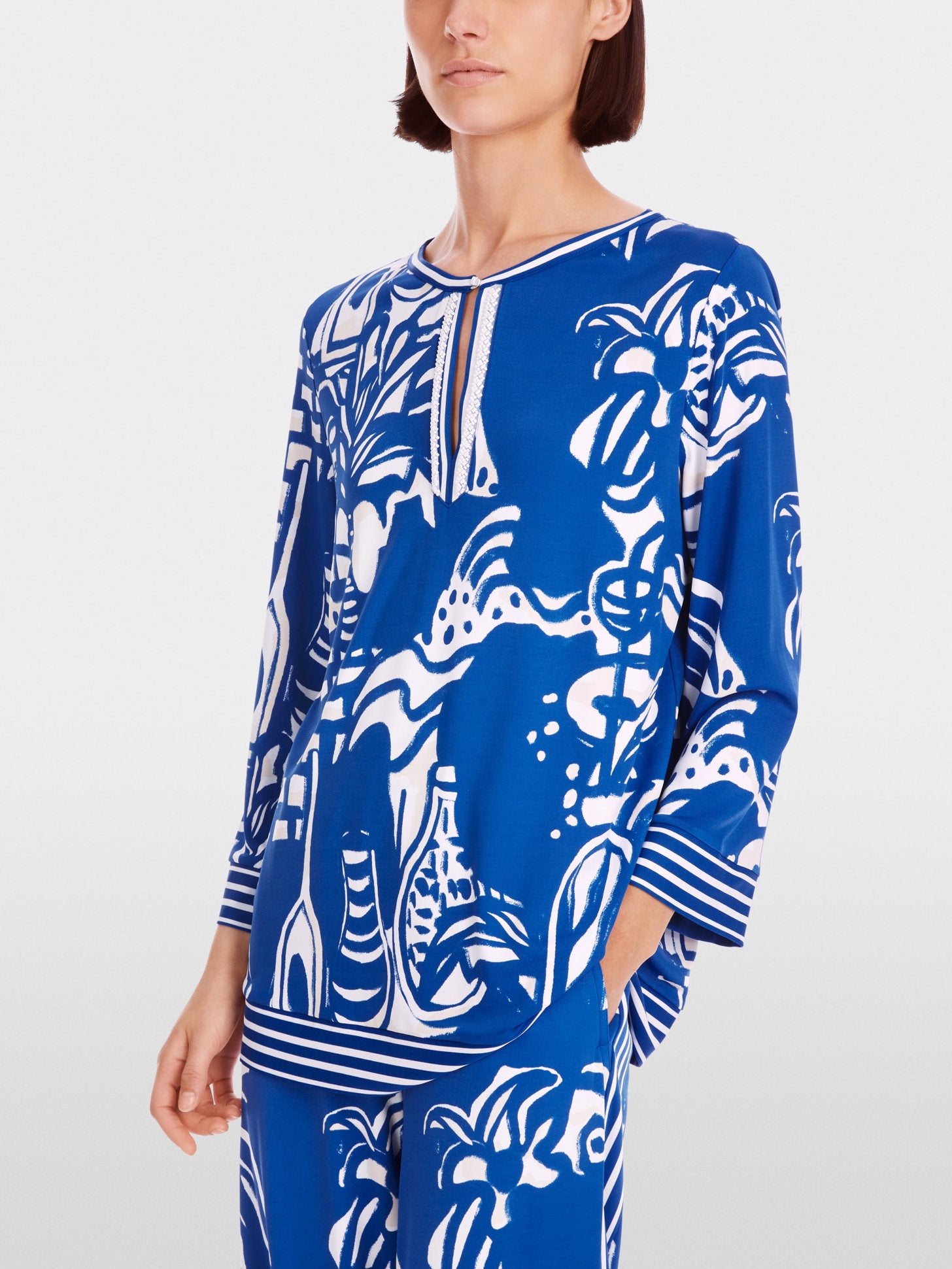 Marc Cain_Slip-On Blouse with Pearls_YC 55.05 J32_366_01