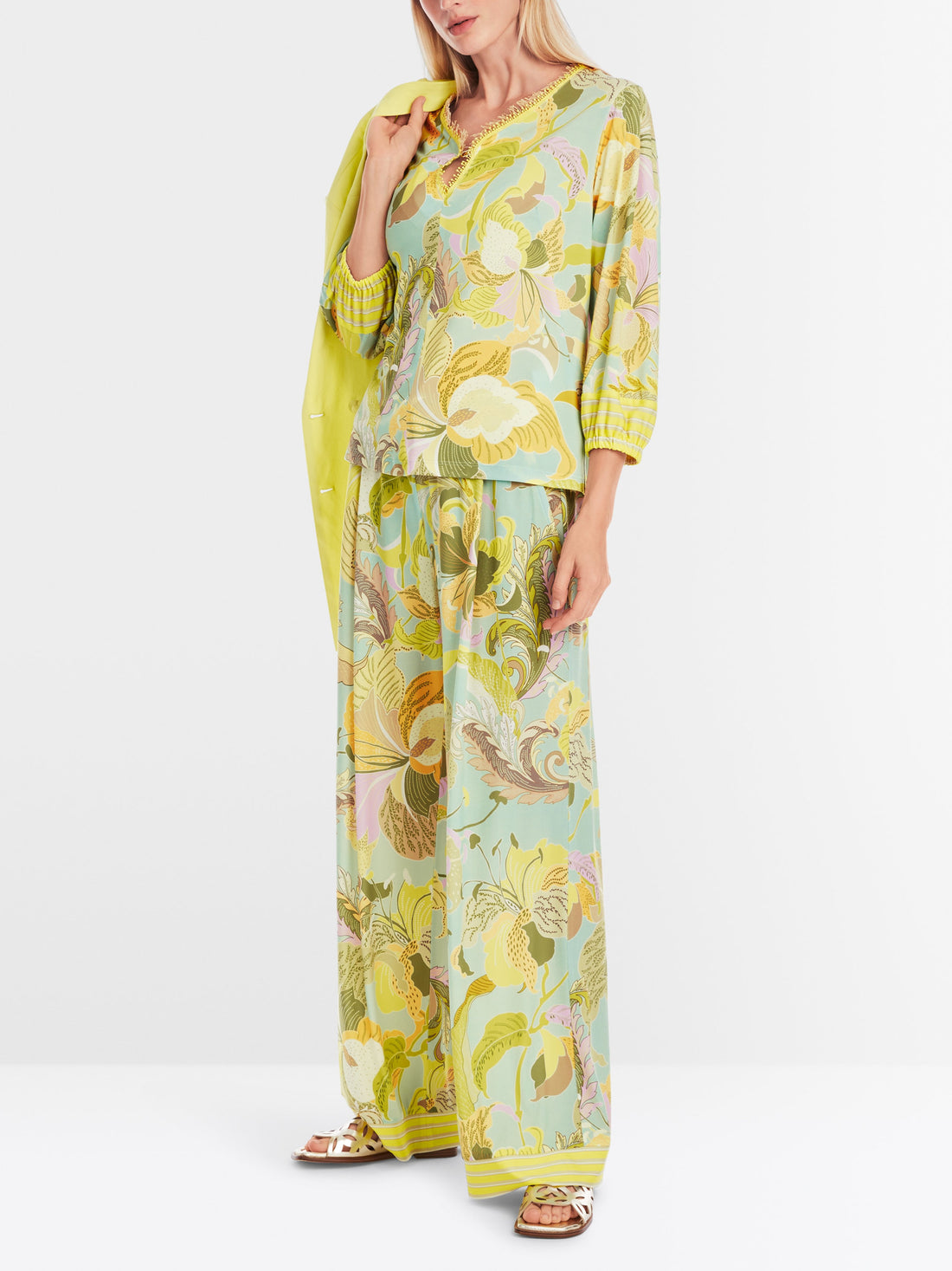 Marc Cain_Wide Blouse with Leaf Motif_YC 55.07 J38_423_02