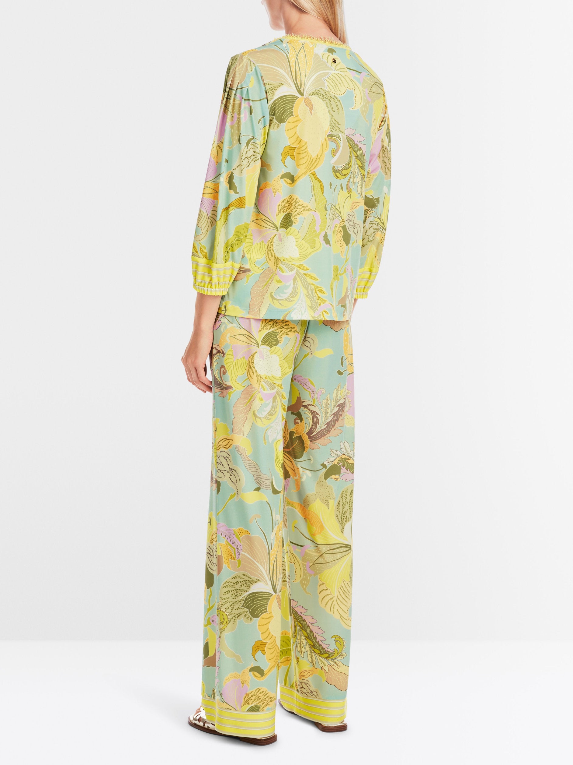 Marc Cain_Wide Blouse with Leaf Motif_YC 55.07 J38_423_03