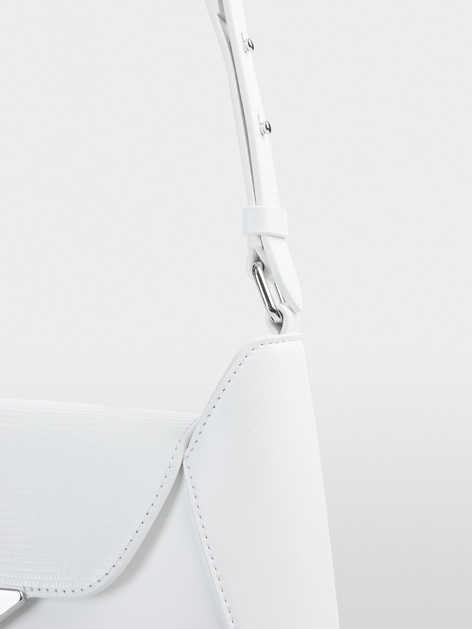 Marc Cain_Shoulder Bag with Metal Fastener_YC TI.07 L19_100_06