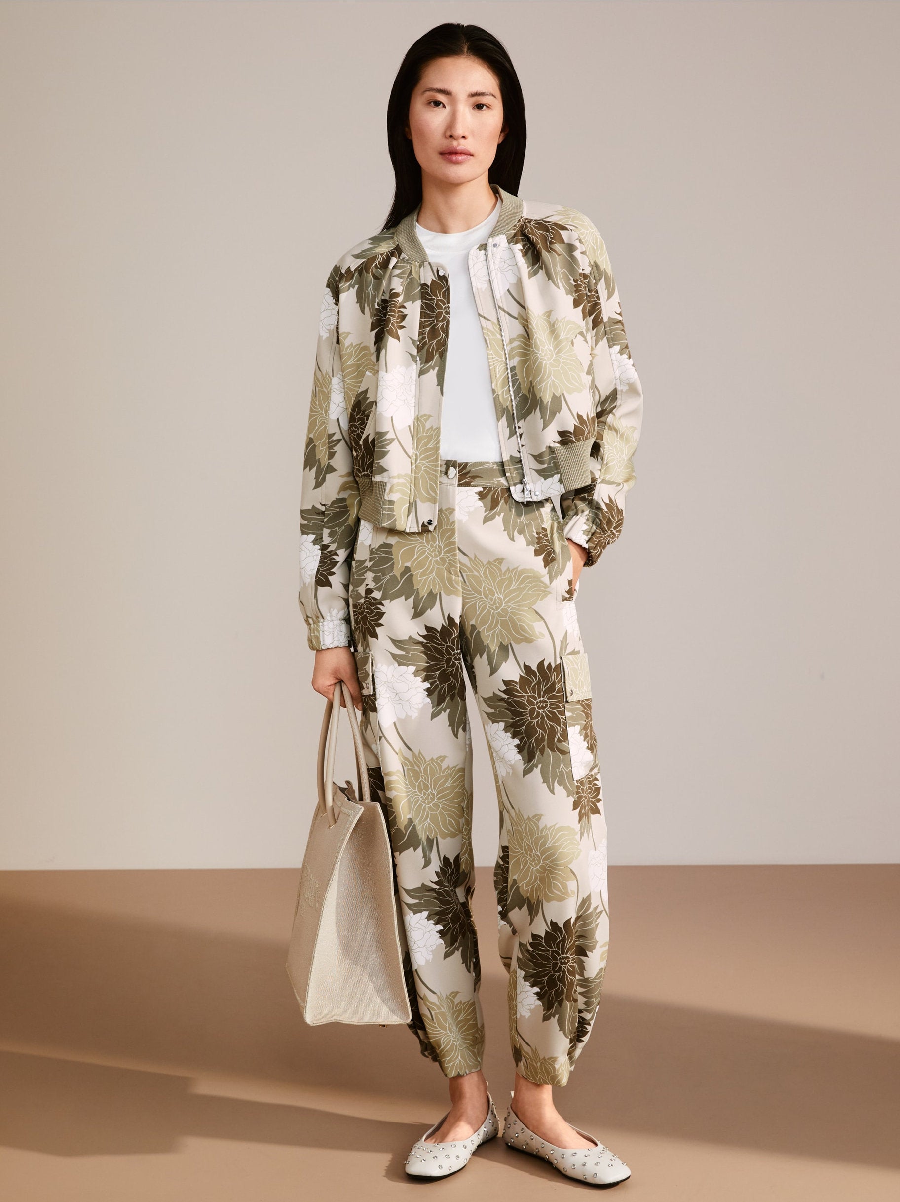 RENTON Cargo Pants in Floral Design_YC 81.39 W16_127_09