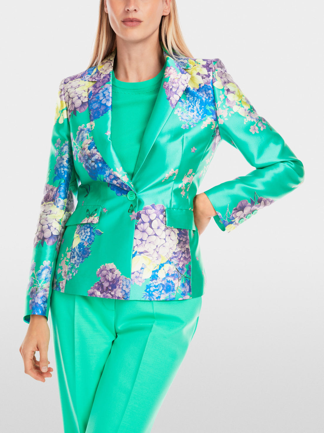 Marc Cain_Fitted Satin Blazer with Print_YG 34.07 W23_565_01