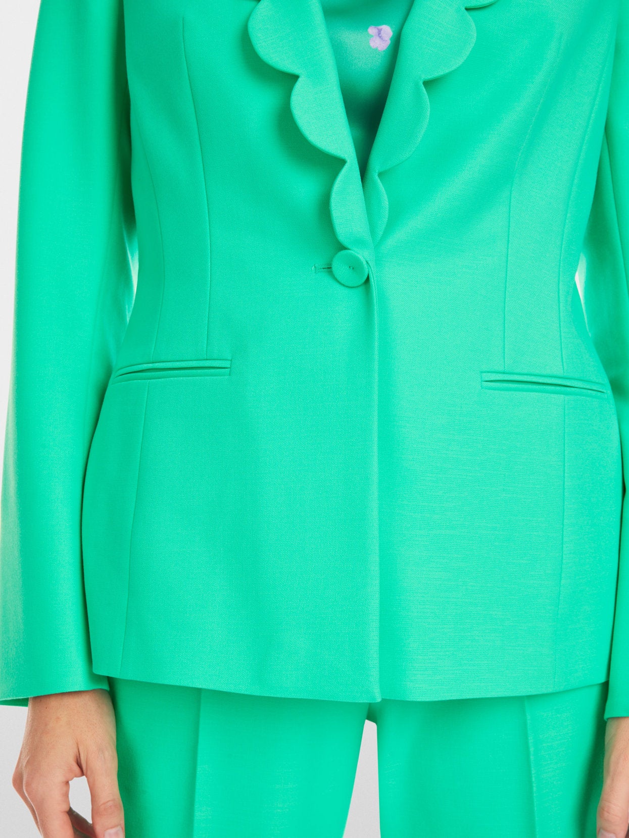 Marc Cain_Fitted Blazer with Fancy Lapels_YG 34.14 W20_565_04