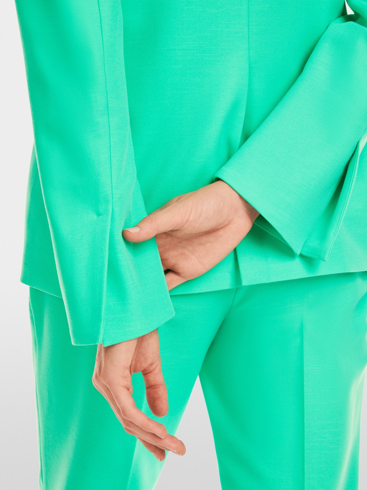 Marc Cain_Fitted Blazer with Fancy Lapels_YG 34.14 W20_565_06