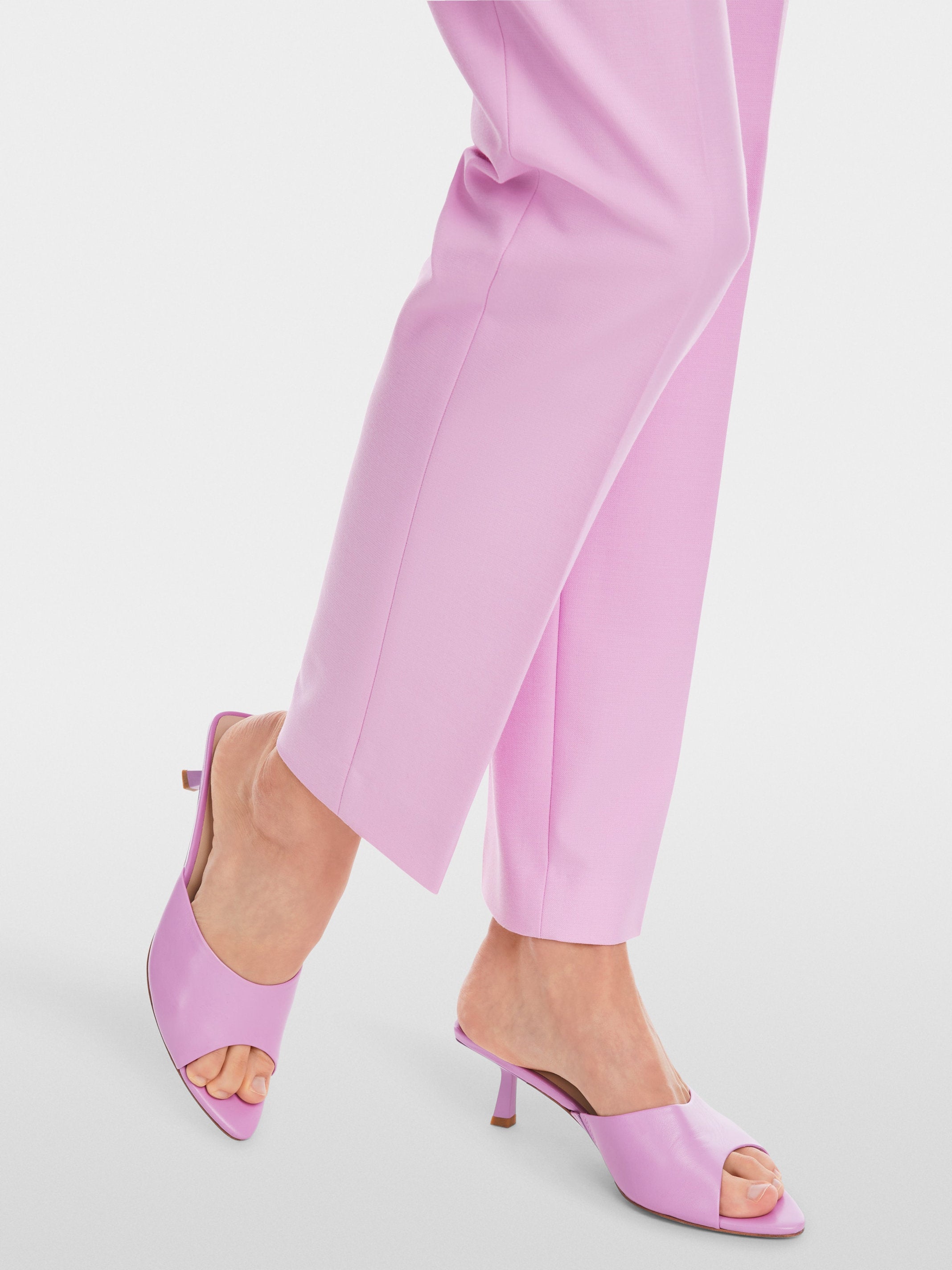 Marc Cain_Franca Trousers with Tapered Leg_YG 81.13 W20_707_05