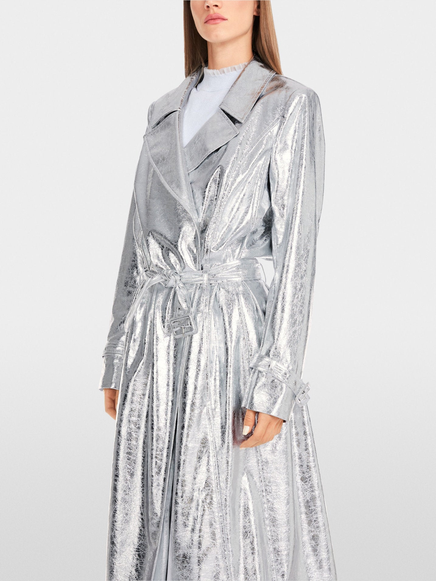 Futuristic Coat with Silver Shine_YG 11.02 W12_800_05