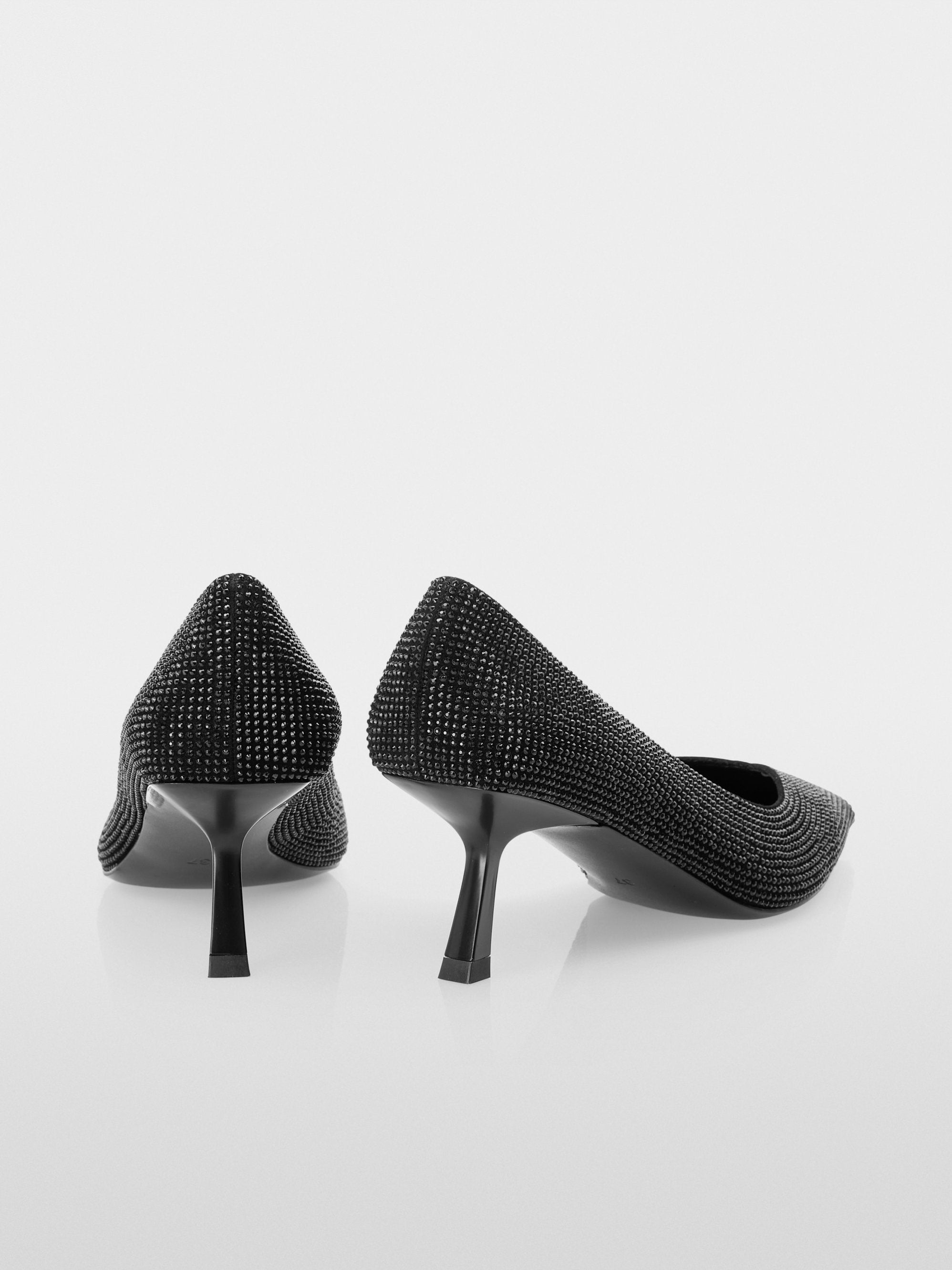 Pointed Pumps in V-Shape_YG SD.01 L02_900_02