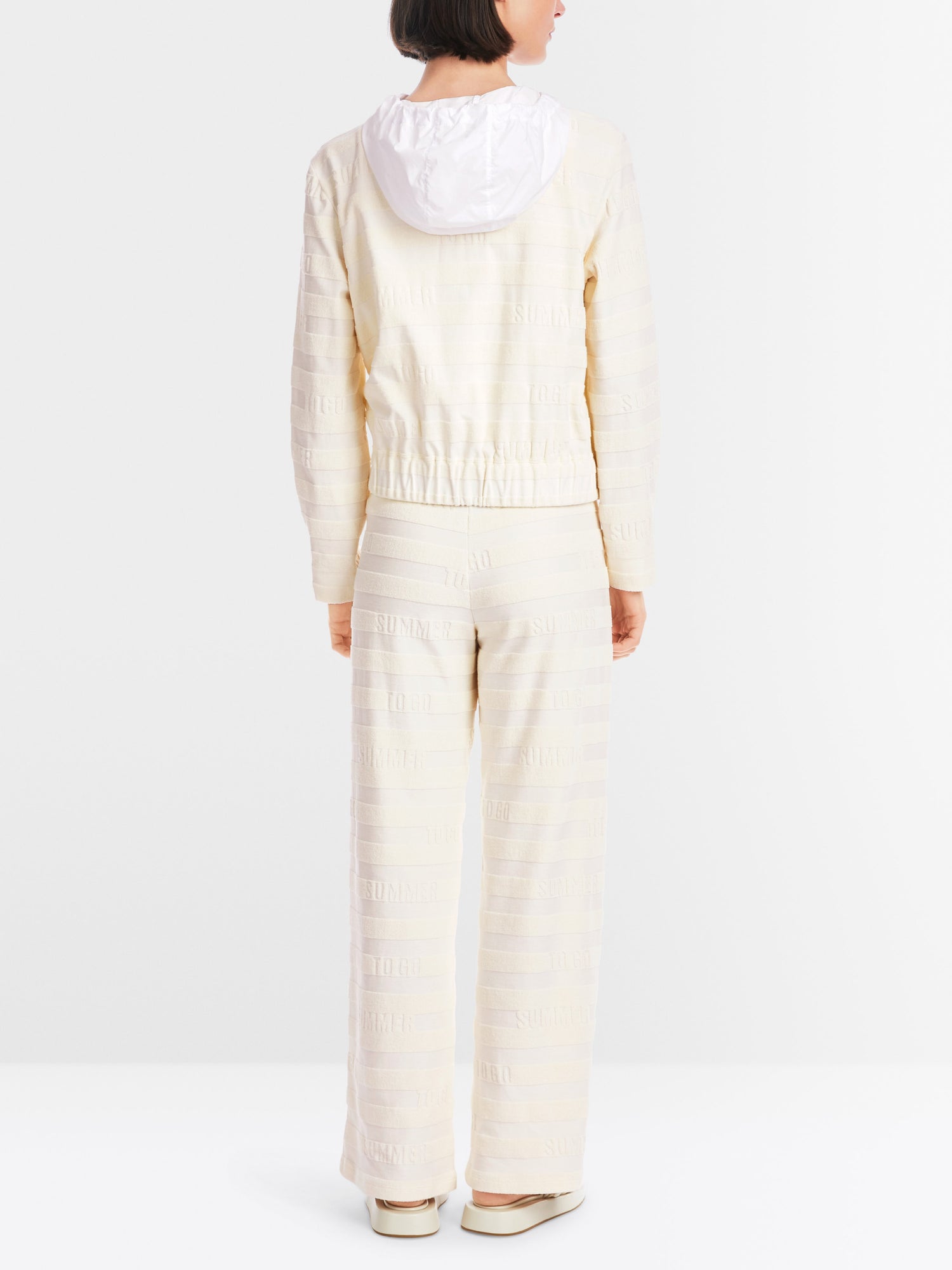 Marc Cain_Jacket with "Summer-To-Go" Statement_YS 31.26 J73_113_03