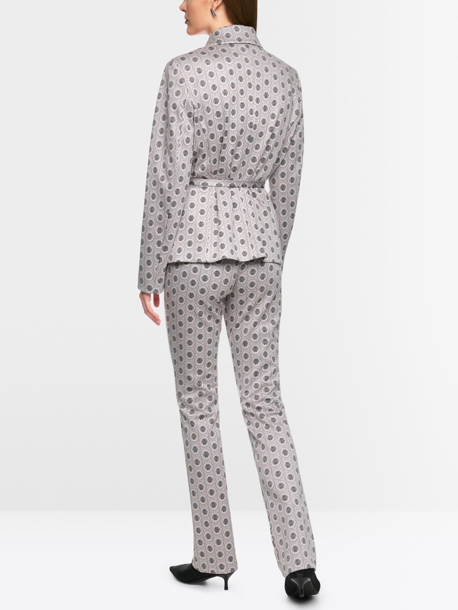 Marc Cain_Light Desert Taupe_Box Jacket with Waist Belt_ZC 31.10 J07_702_03