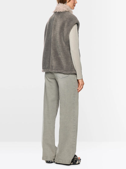Marc Cain_Soft Charcoal_Cosy Waistcoat with Faux Fur Collar_ZC 37.01 W63_836_02