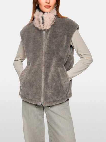 Marc Cain_Soft Charcoal_Cosy Waistcoat with Faux Fur Collar_ZC 37.01 W63_836_05