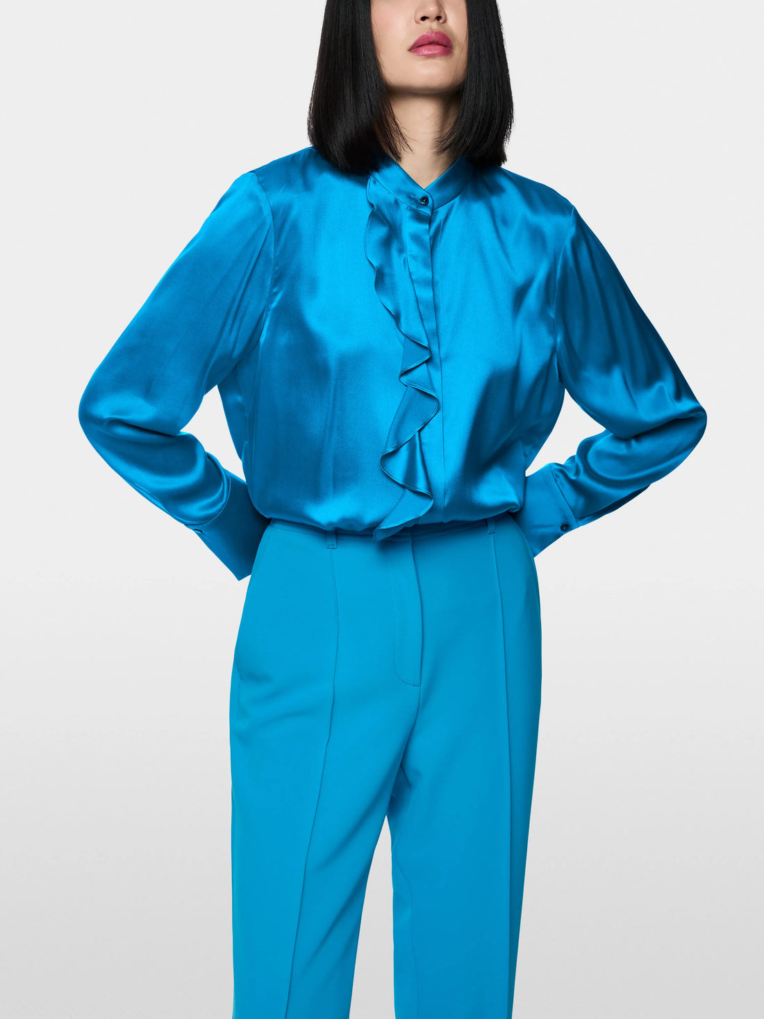 Marccain_Bright Sea_Silk Blouse with Flounce_ZC 51.24 W78_345_06