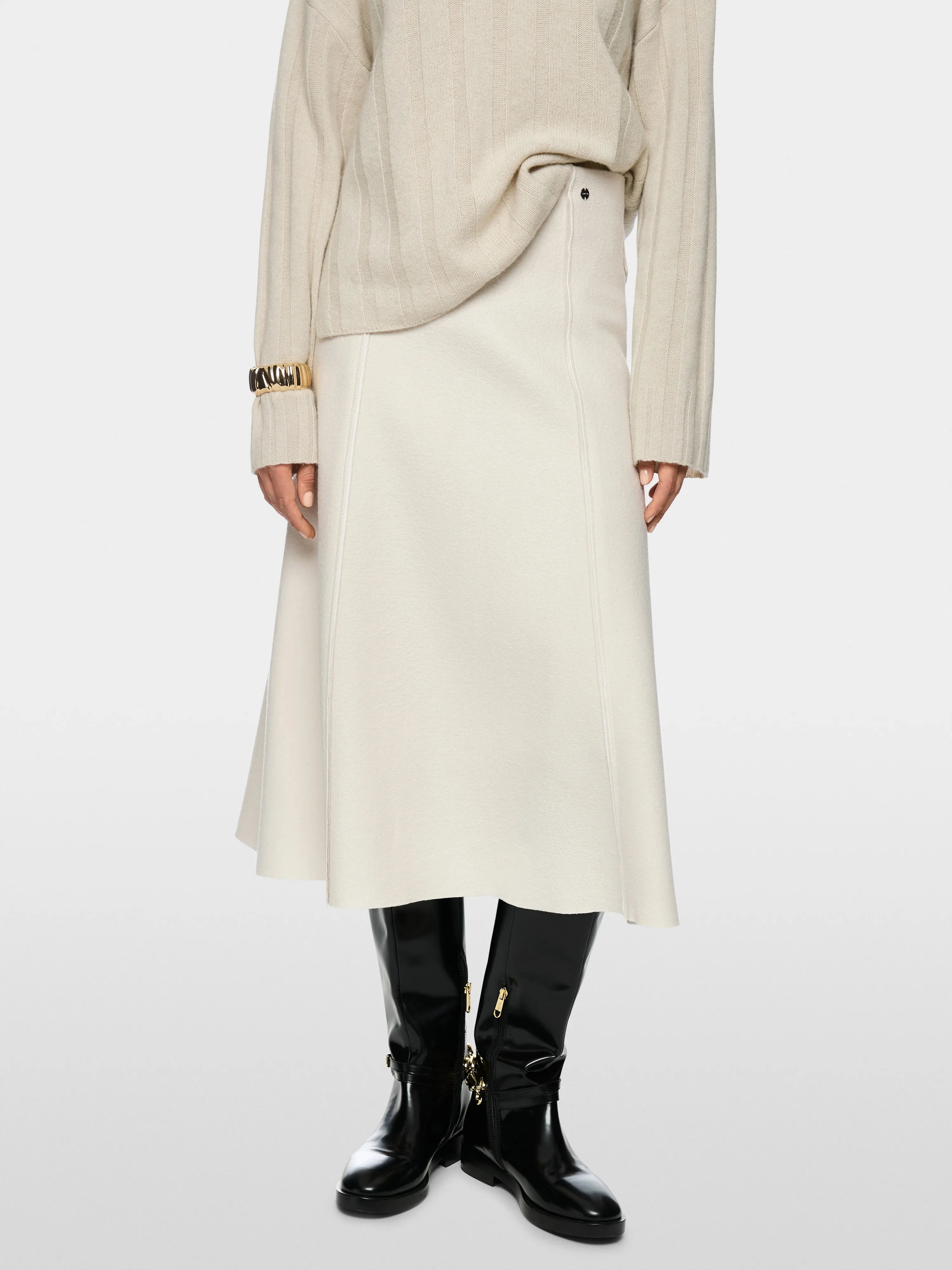 Marc Cain_Smoke_Knitted in Germany Boiled Wool Skirt_ZC 71.19 J30_182_05