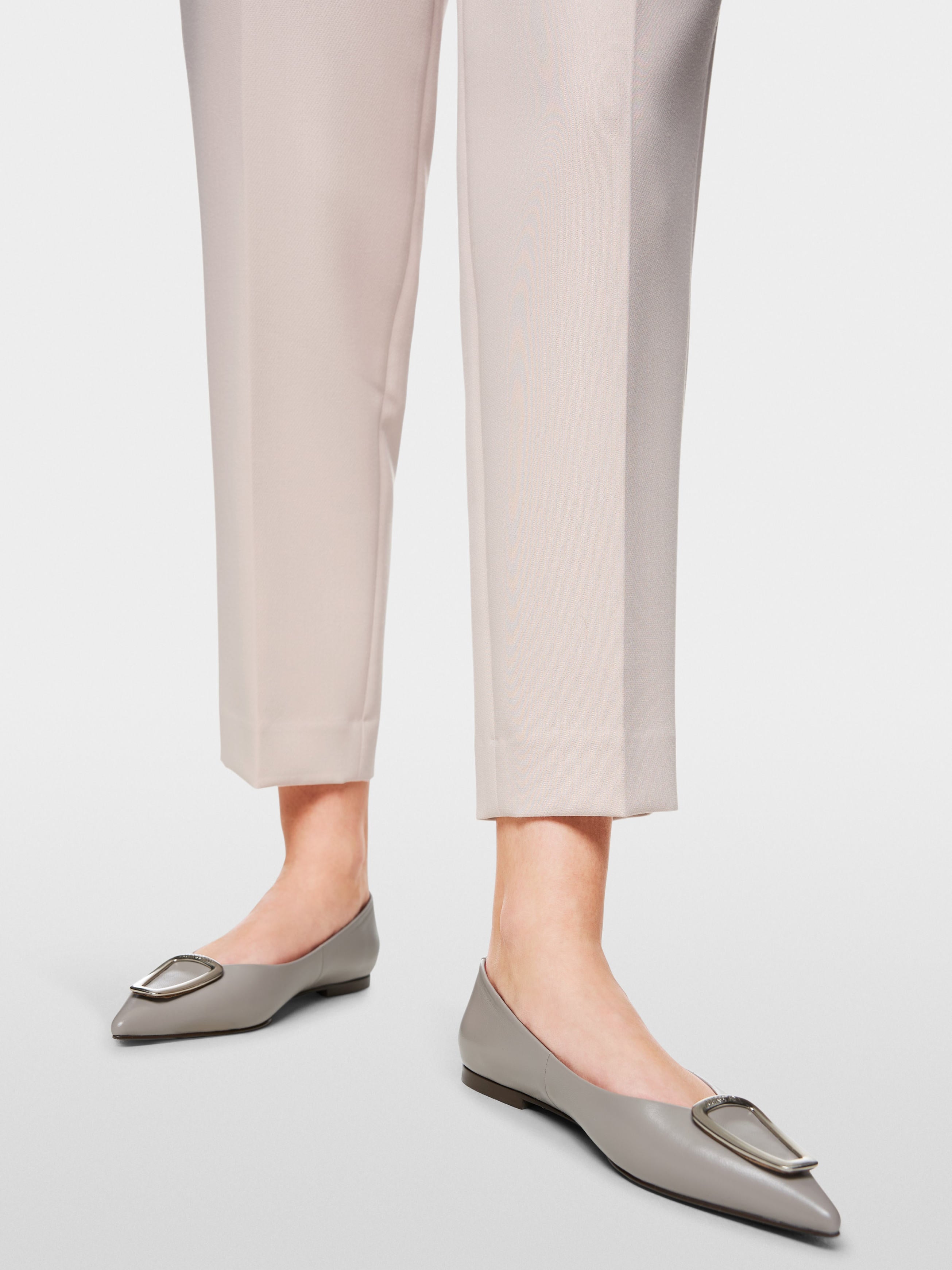 Marc Cain_Light Desert Taupe_FORDON Trousers_ZC 81.14 W44_702_04