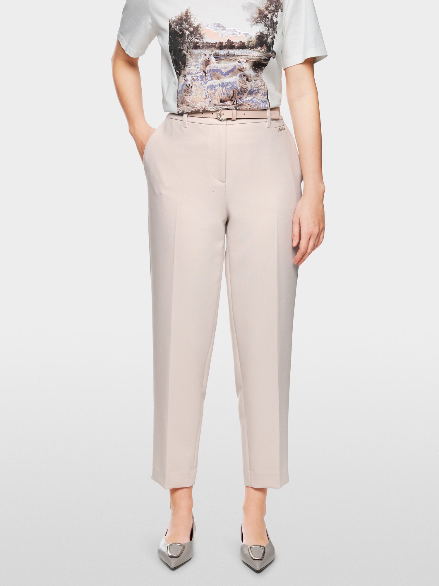 Marc Cain_Light Desert Taupe_FORDON Trousers_ZC 81.14 W44_702_05