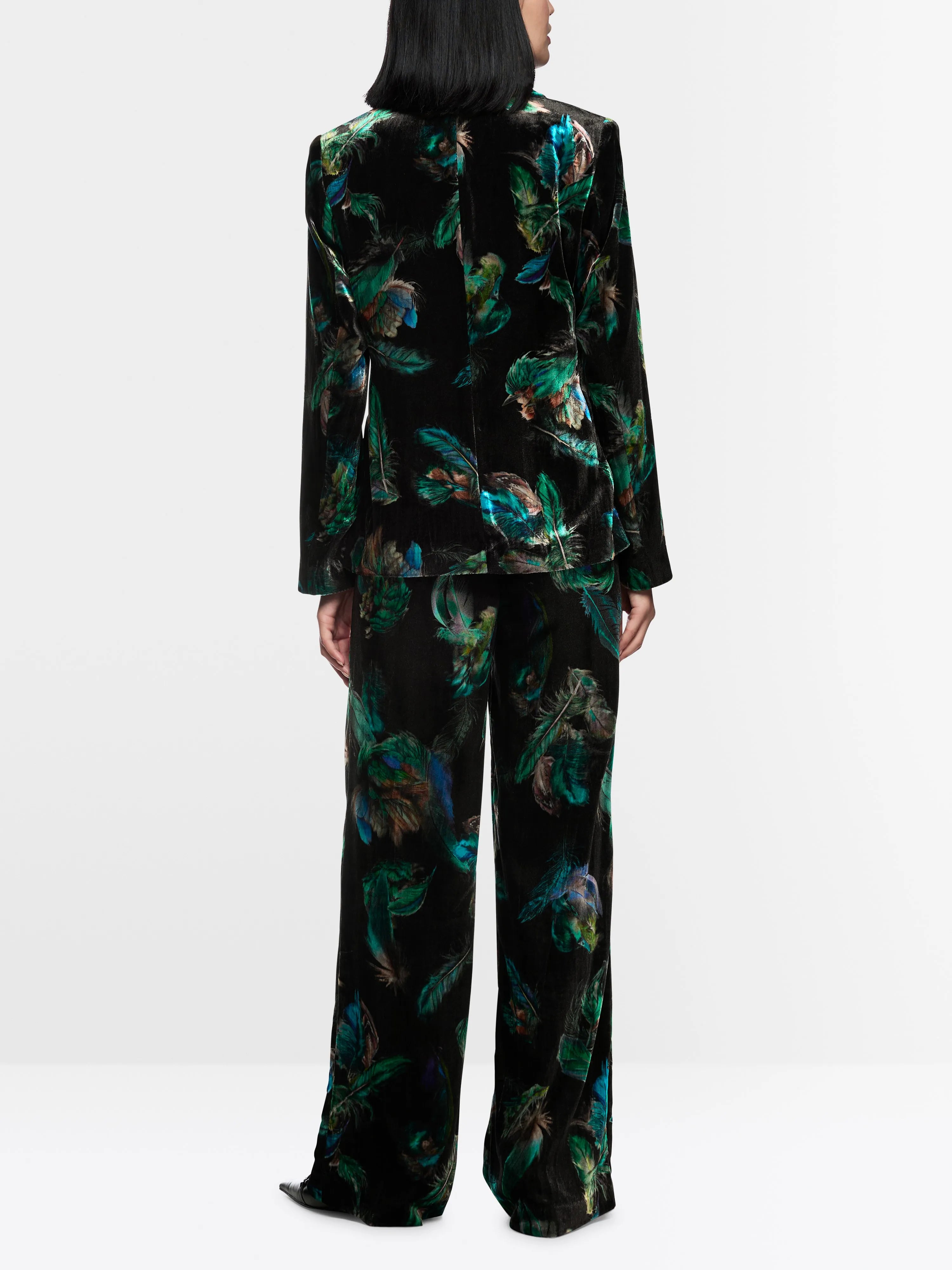 Marccain_Dark Jade Green_WARRI Velvet Trousers with Print_ZC 81.30 W79_556_02