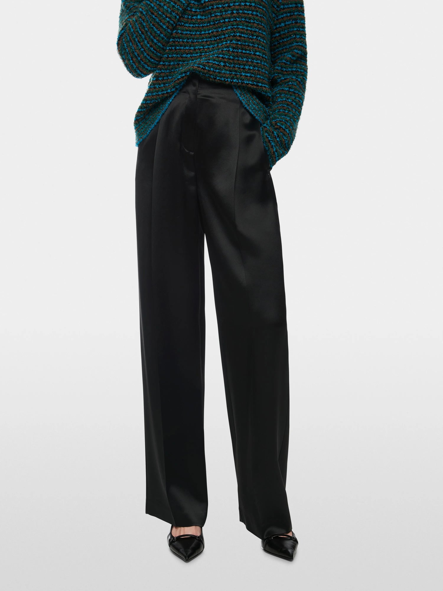 Marccain_Black_WASCO Satin Trousers with Wide Cut_ZC 81.32 W80_900_05