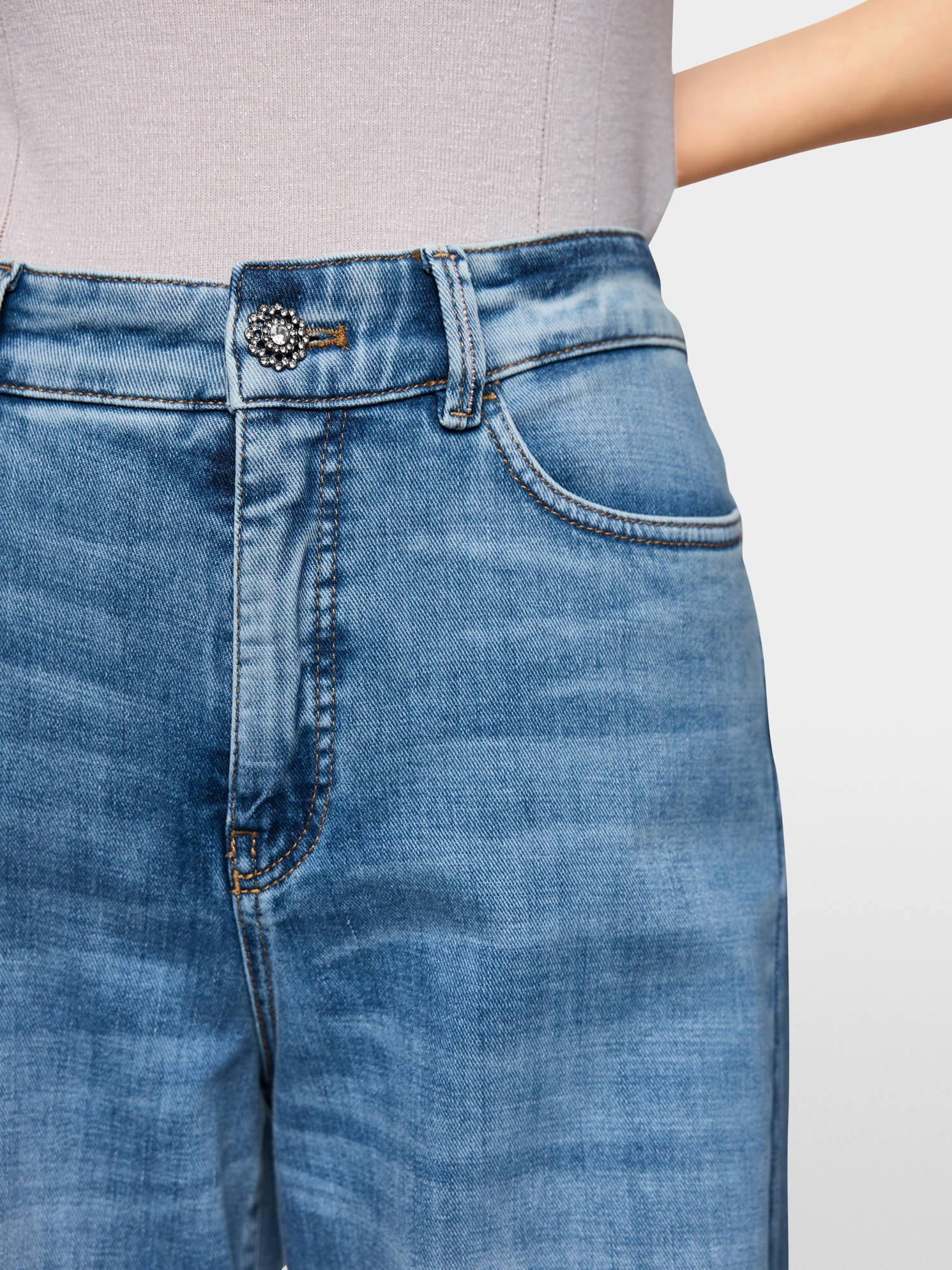 Marc Cain_Blue Denim_WARRI Rethink Together Wide Jeans_ZC 82.03 D03_353_03