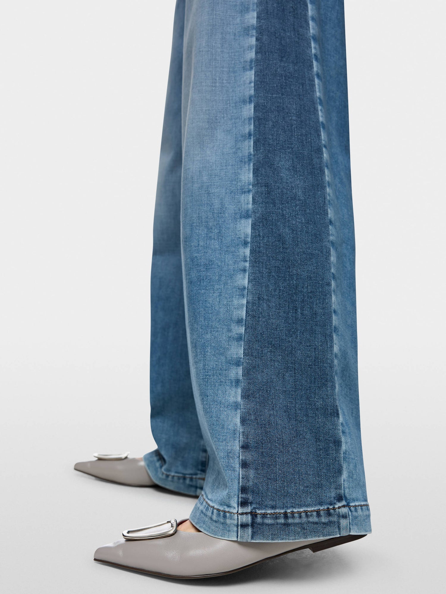 Marc Cain_Blue Denim_WARRI Rethink Together Wide Jeans_ZC 82.03 D03_353_05