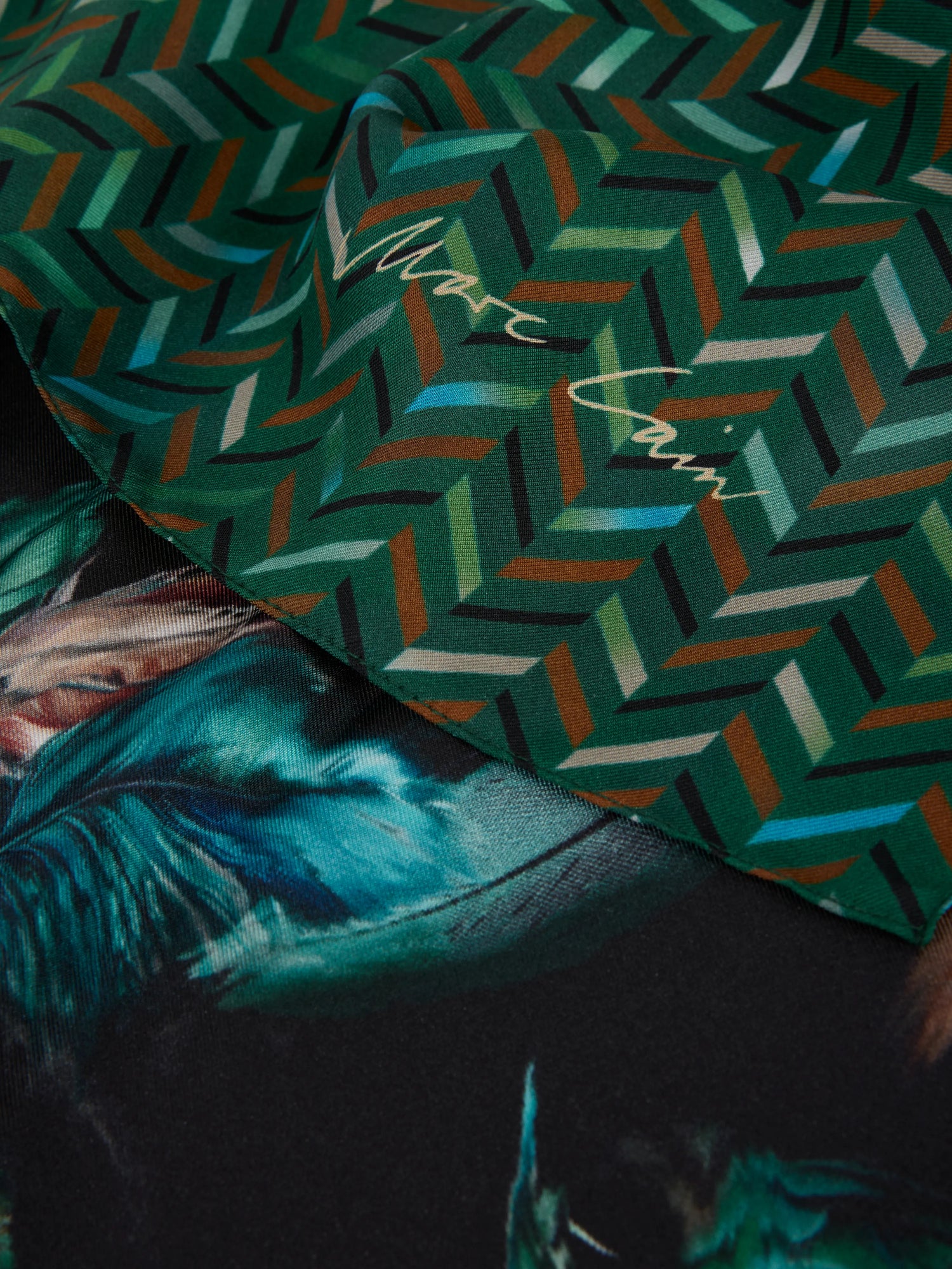 Marccain_Dark Jade Green_Silk Scarf with Print Mix_ZC B4.15 Z44_556_03