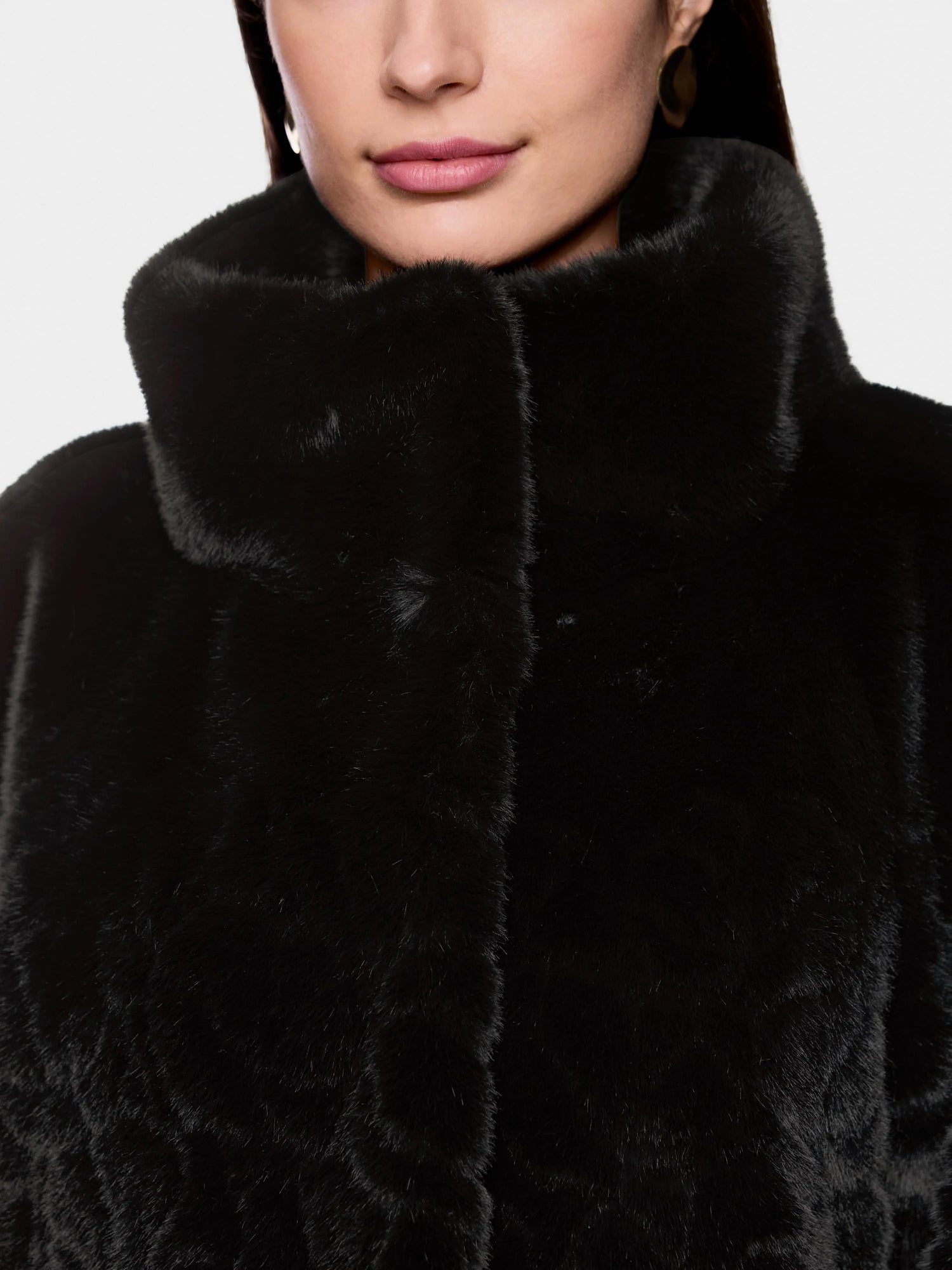 Marc Cain_Black_Elegant Jacket with Faux Fur_ZG 12.01 W19_900_03