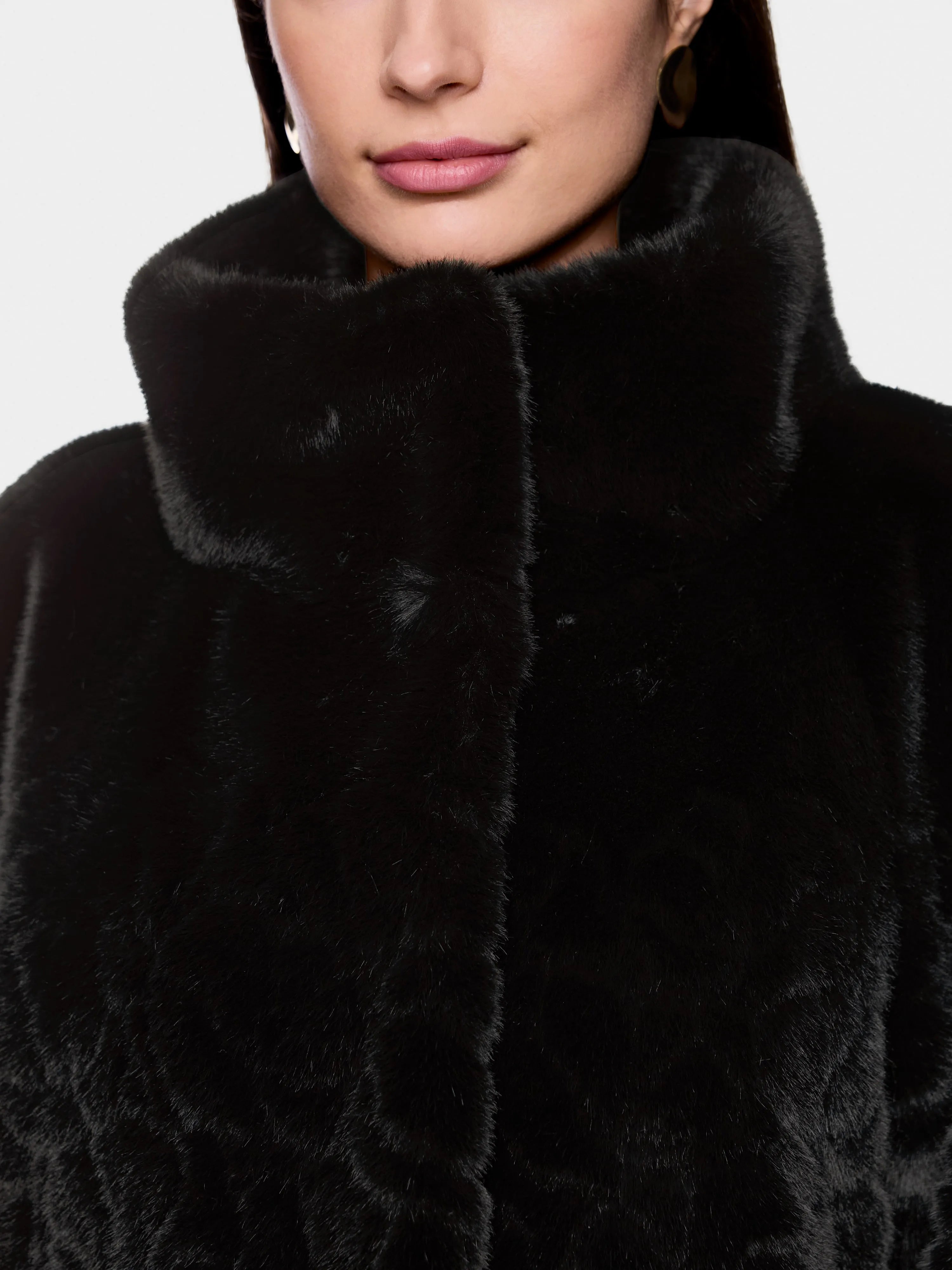 Marc Cain_Black_Elegant Jacket with Faux Fur_ZG 12.01 W19_900_03