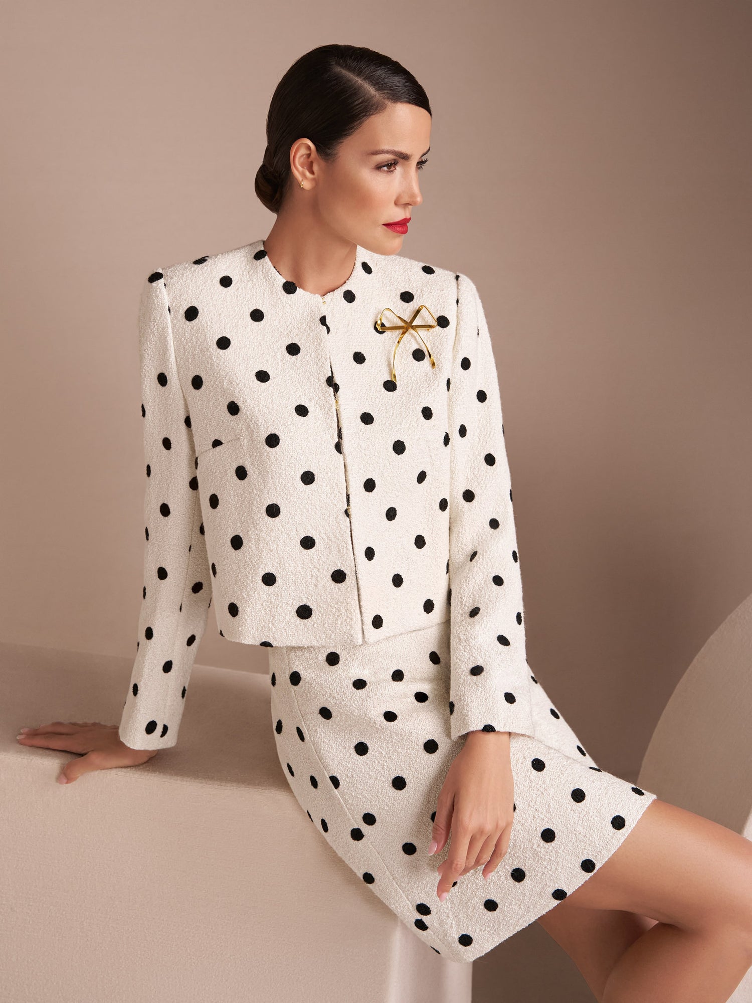 Marc Main_Couture-Style Jacket with Polka Dots_ZG 31.02 W08_190_01