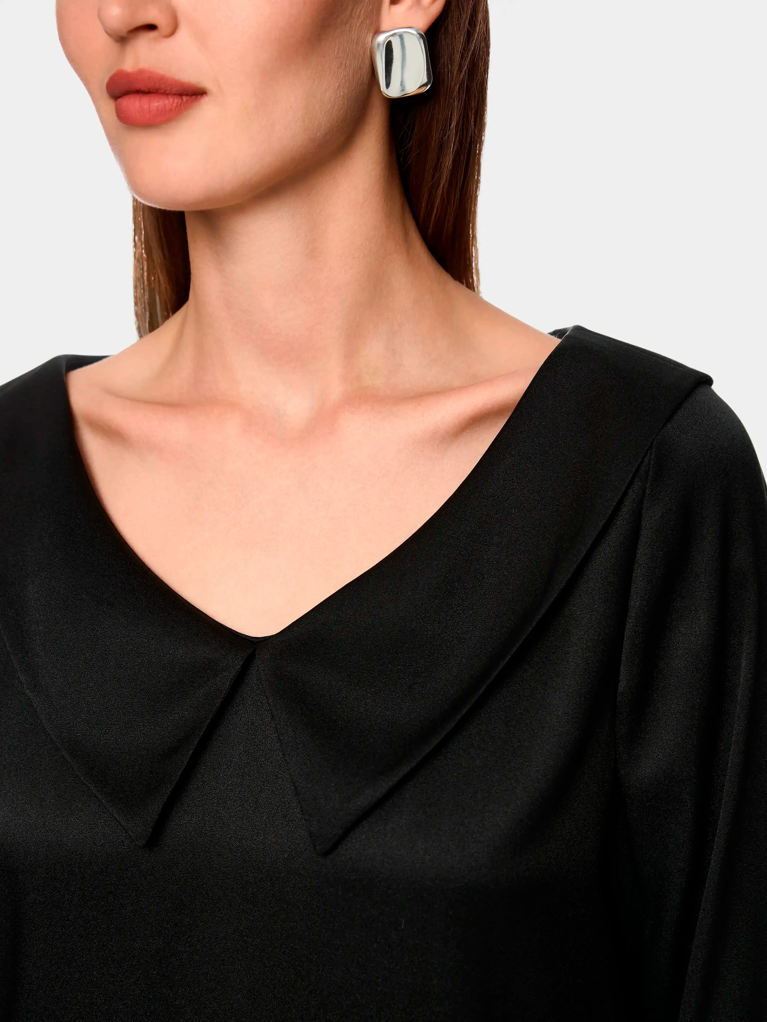 Marc Cain_Black_Elegant Silk Blouse_ZG 51.08 W12_900_03