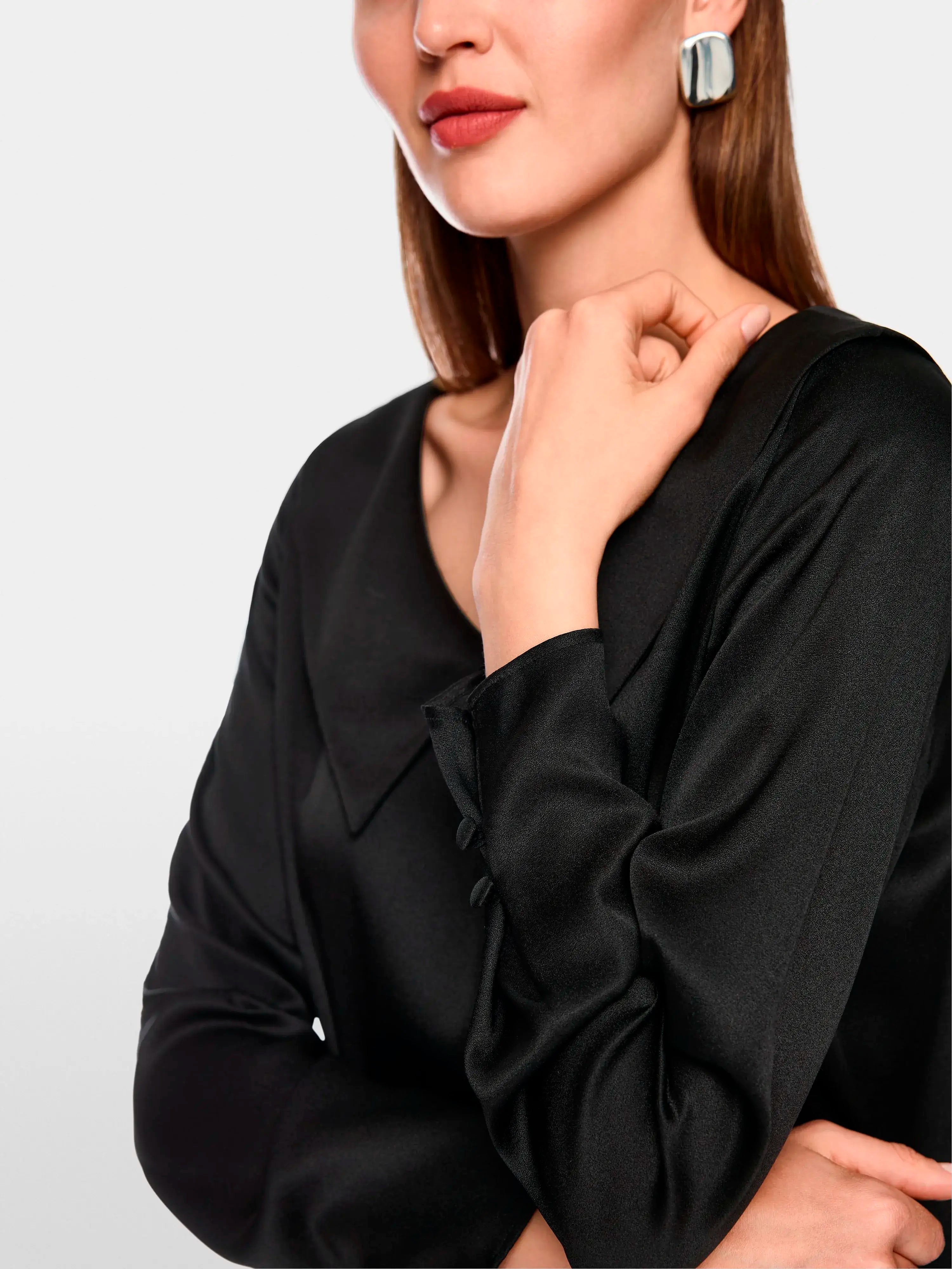 Marc Cain_Black_Elegant Silk Blouse_ZG 51.08 W12_900_04