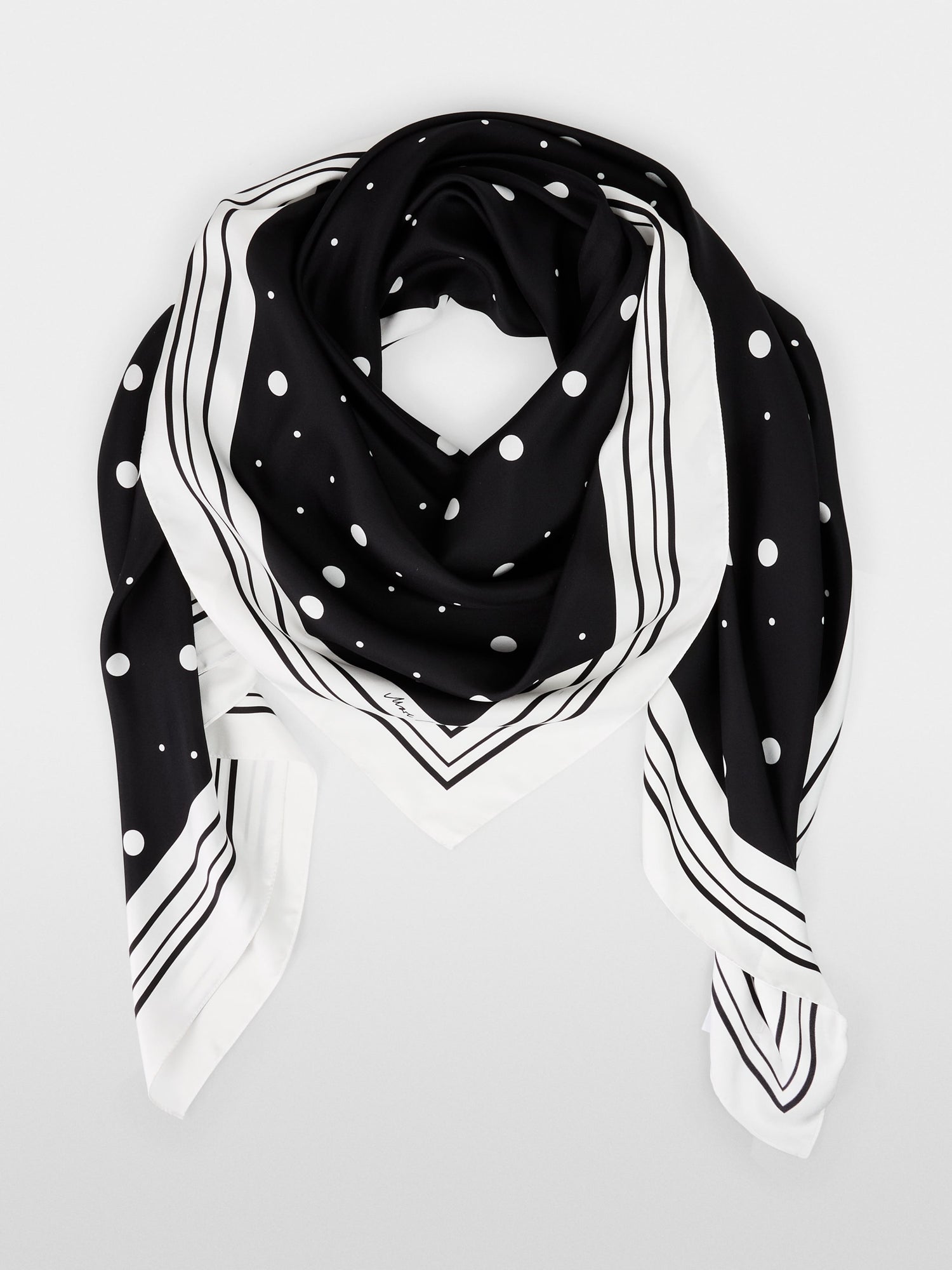 Marc Main_Silk Scarf with Polka Dot Pattern_ZG B4.01 Z05_910_02