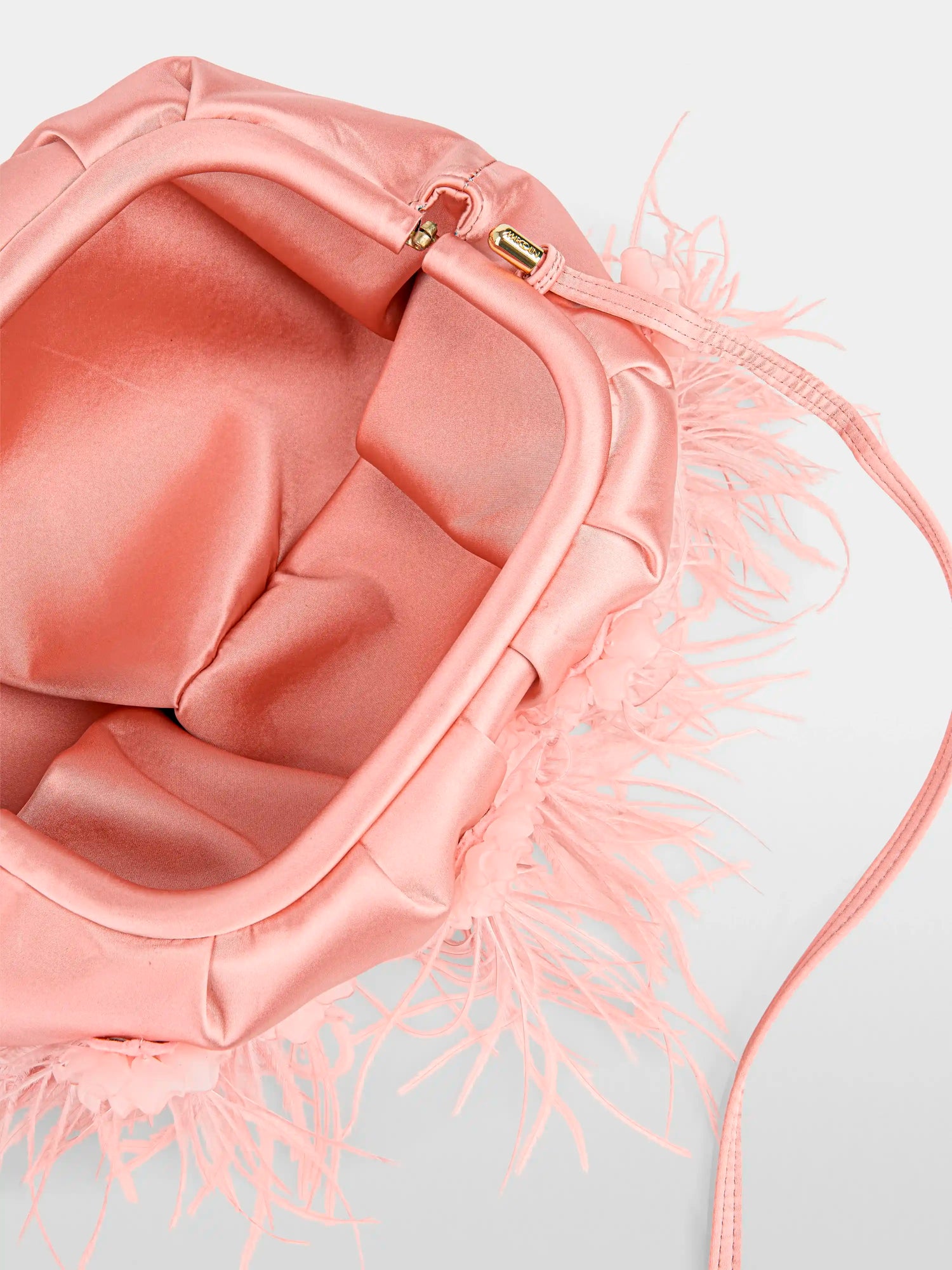 Marc Cain_Evening Sand_Elegant Clutch Bag with Feathers_ZG TL.01 Z06_164_04