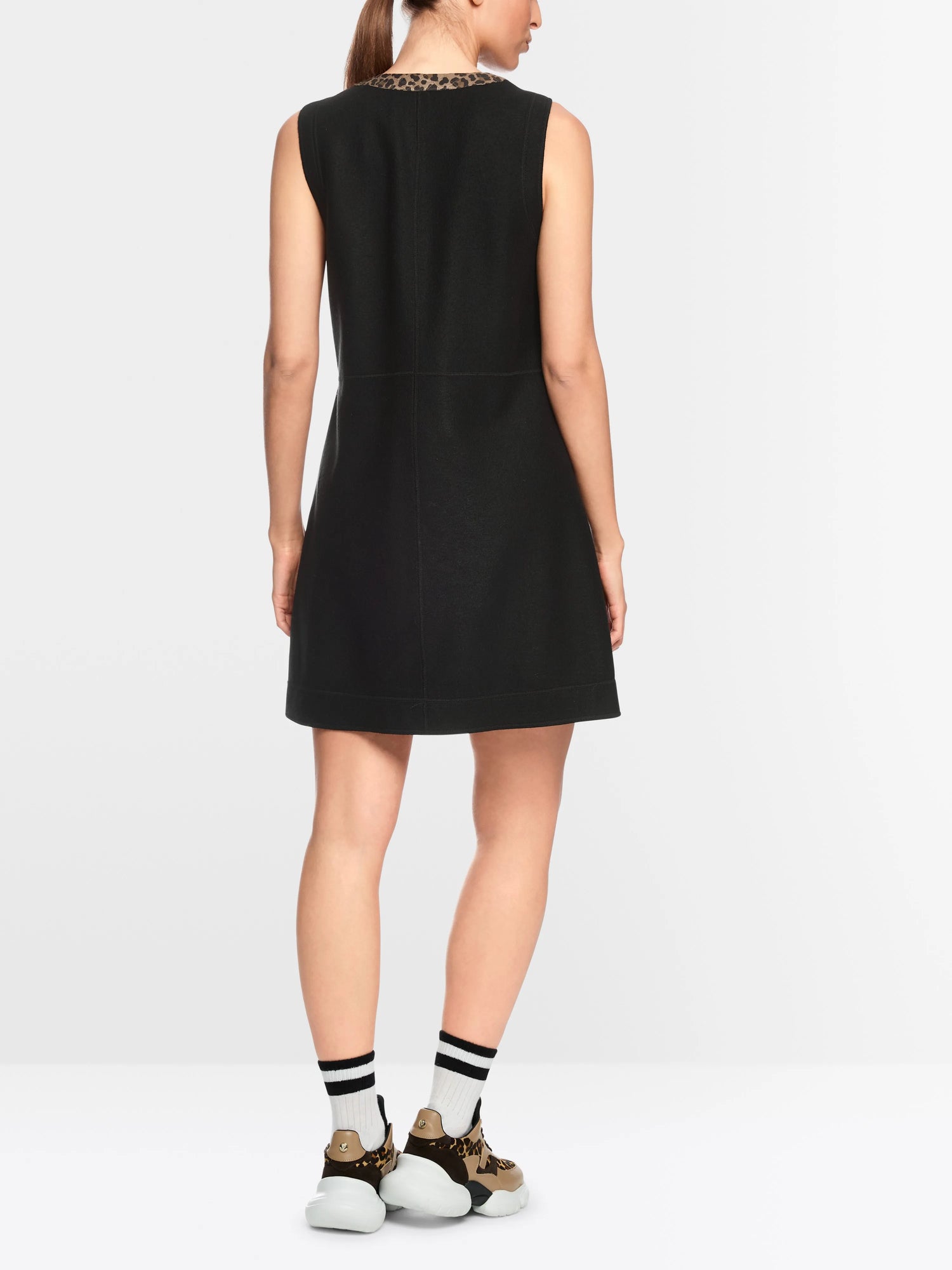 Marc Cain_Black_Knitted in Germany Sleeveless Dress_ZS 21.25 J30_900_02