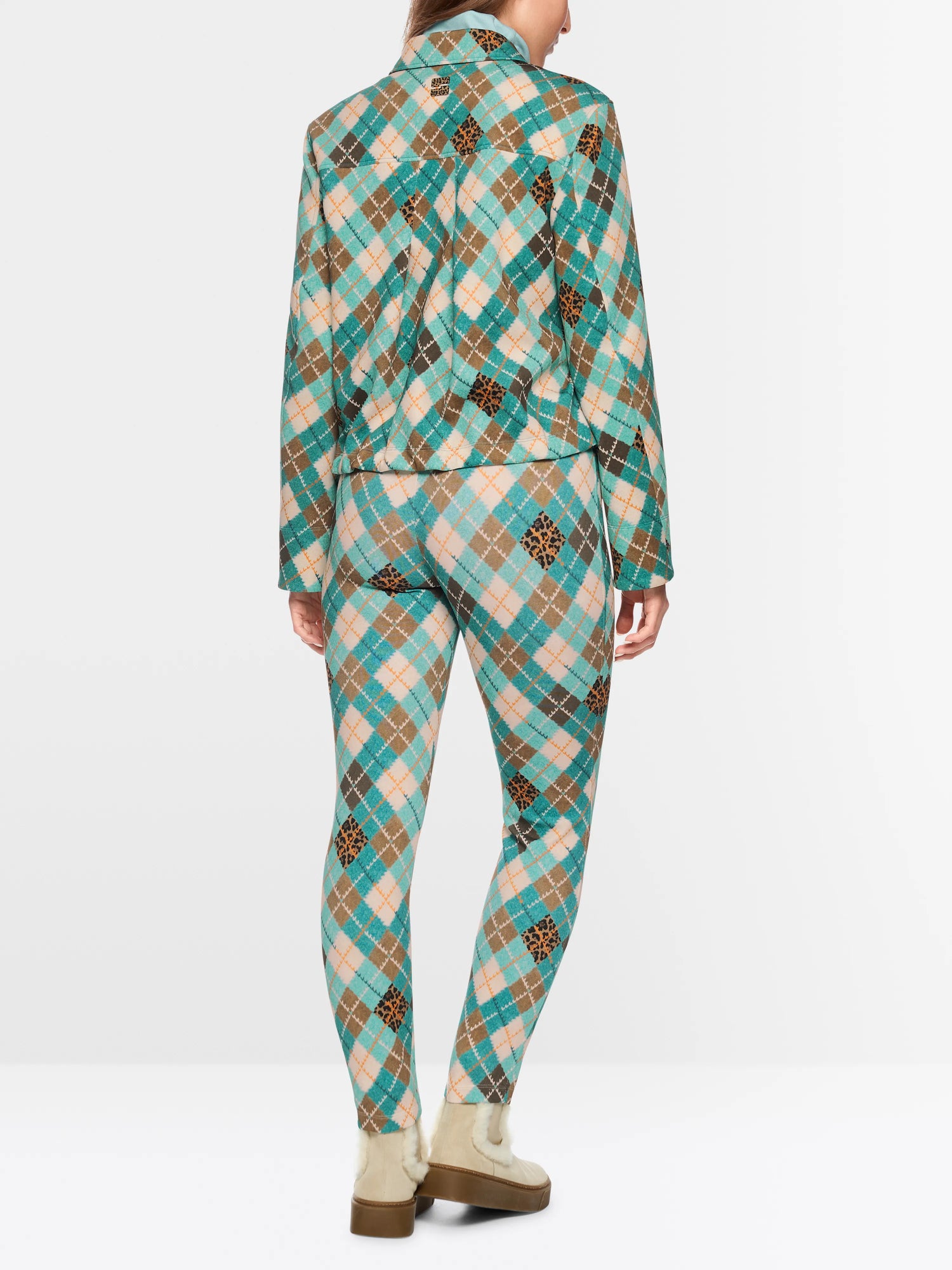 Marccain_Soft Teal_Scuba Jacket with Argyle and Leo Detail_ZS 31.16 J62_507_02