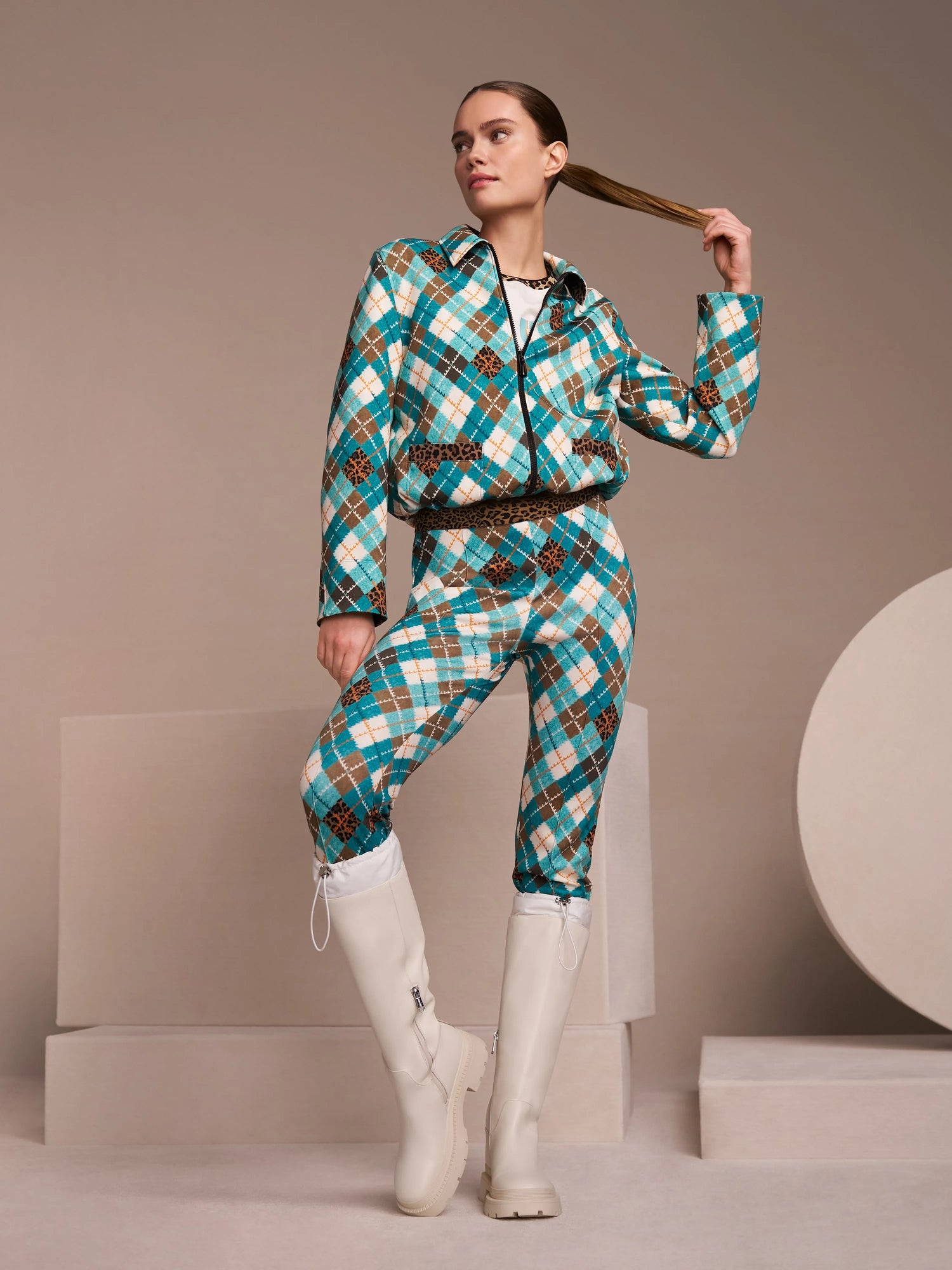 Marccain_Soft Teal_Scuba Jacket with Argyle and Leo Detail_ZS 31.16 J62_507_08