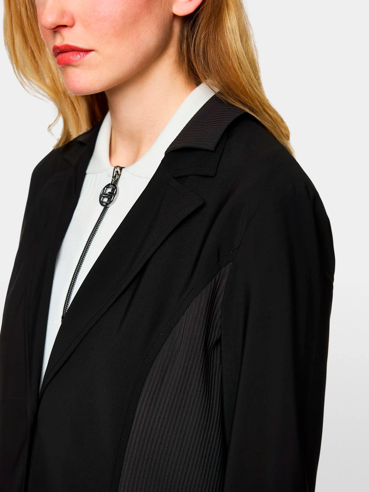 Marc Cain_Black_Rethink Together Lightweight Blazer_ZS 34.03 J40_900_03