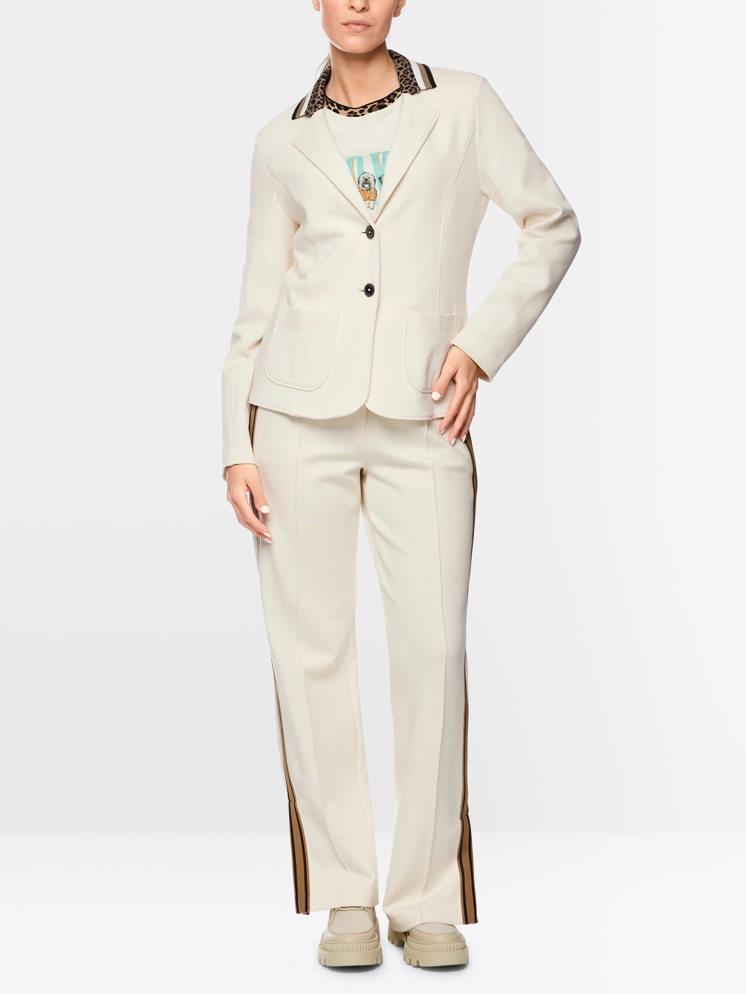 Marccain_Bright Ecru_Single-Breasted Blazer in Beaver_ZS 34.09 J09_112_01