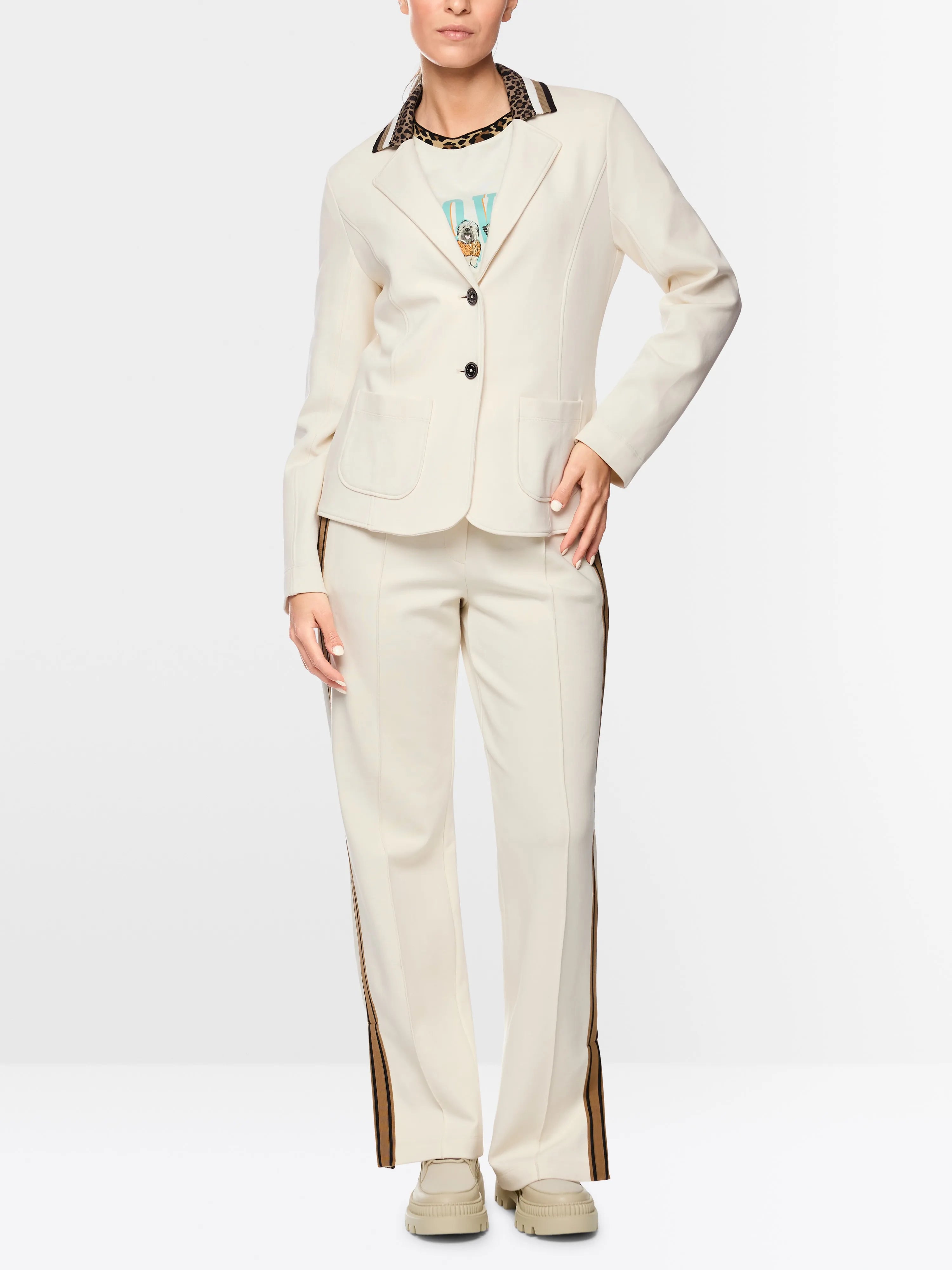 Marccain_Bright Ecru_Single-Breasted Blazer in Beaver_ZS 34.09 J09_112_01