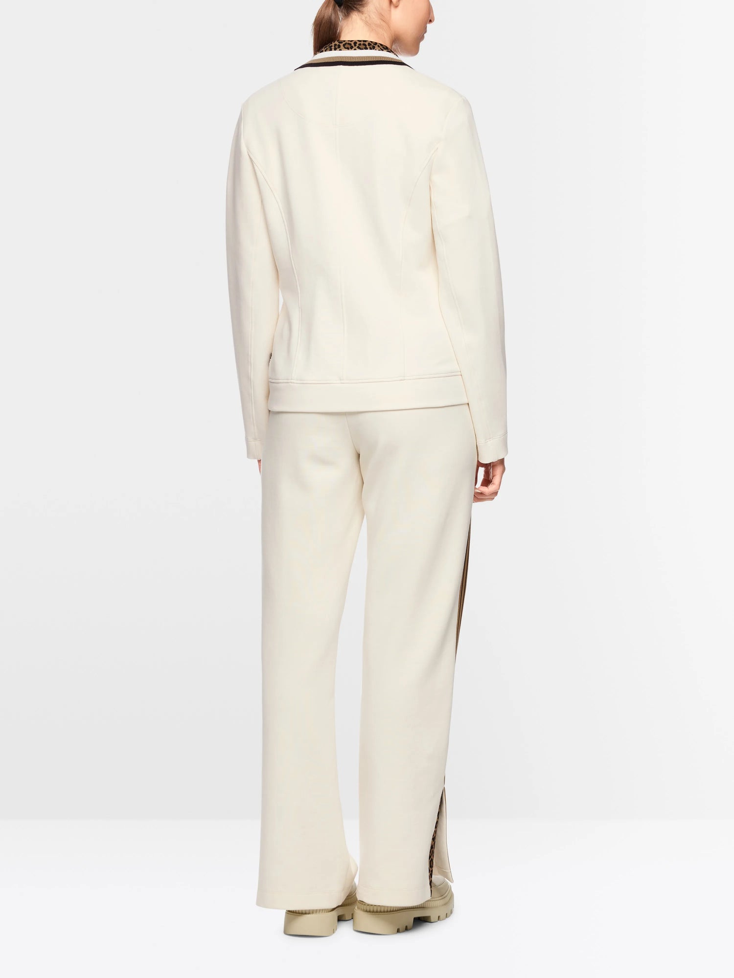 Marccain_Bright Ecru_Single-Breasted Blazer in Beaver_ZS 34.09 J09_112_02