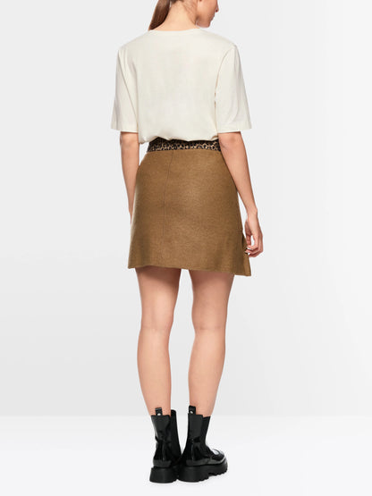 Marccain_Bright Ecru_Short-Sleeved T-Shirt with Pattern_ZS 48.49 J83_112_02