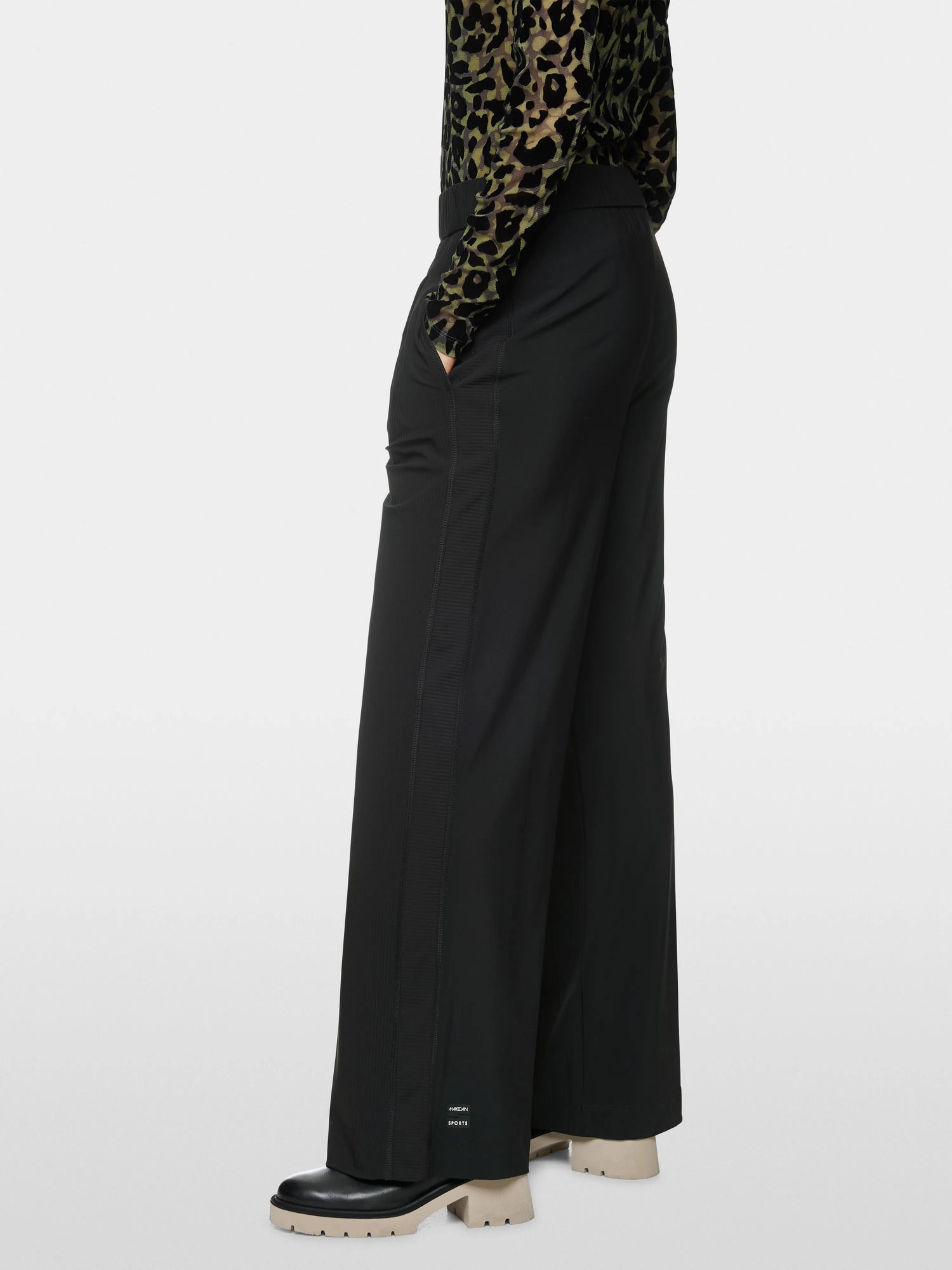 Marc Cain_Black_WEDI Rethink Together Slip-On Trousers_ZS 81.20 J40_900_06